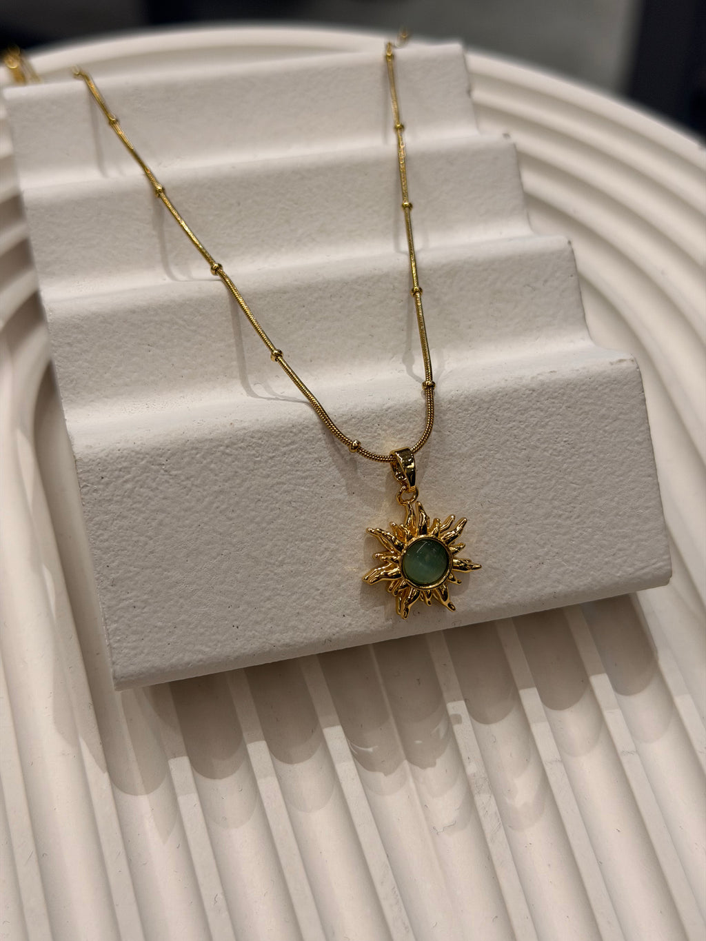 Turkuaz Işıltısı Güneş Kolye