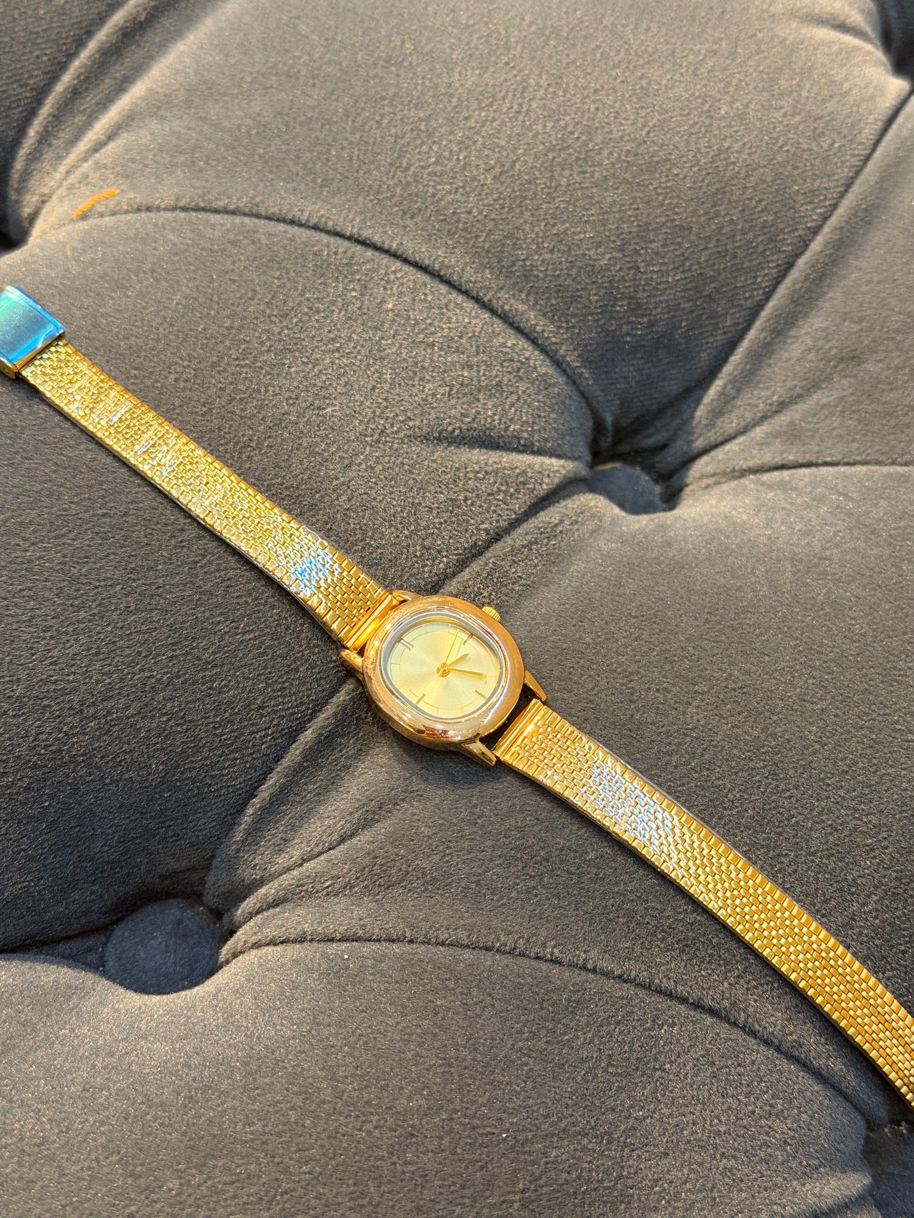 Vintage Model Paslanmaz Çelik Kadın Saat Gold Ürün ikincil görseli