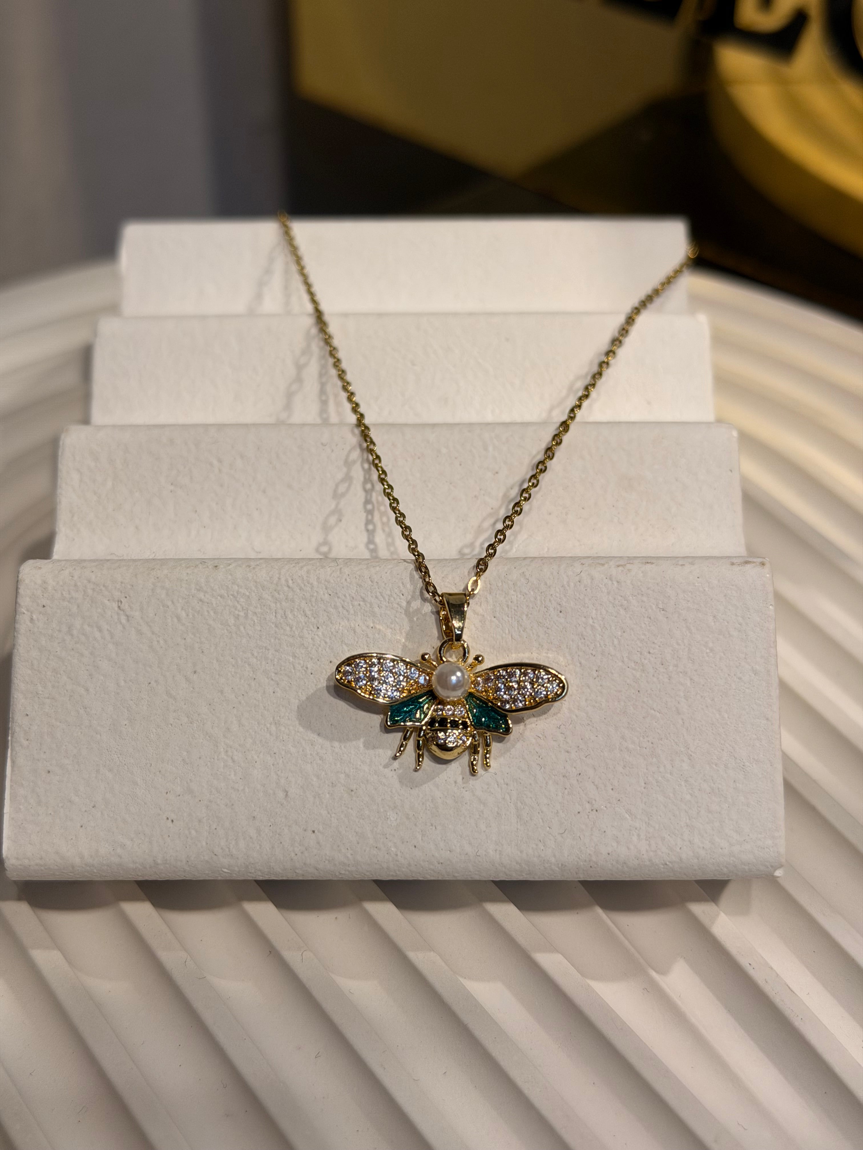 Arı Bereket Kolyesi