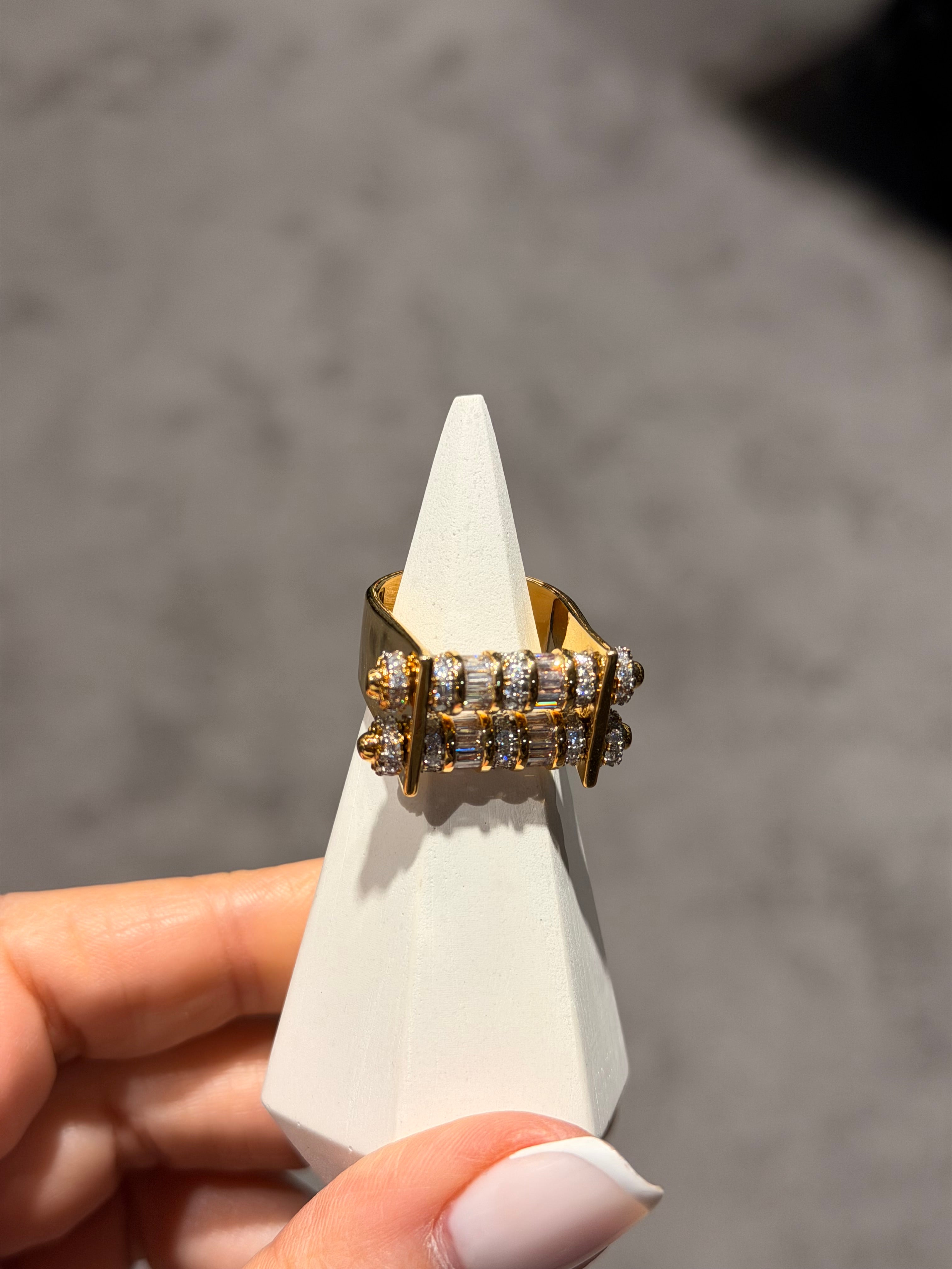 Tasarım İkonik Parça Yüzük Ürün ikincil görseli