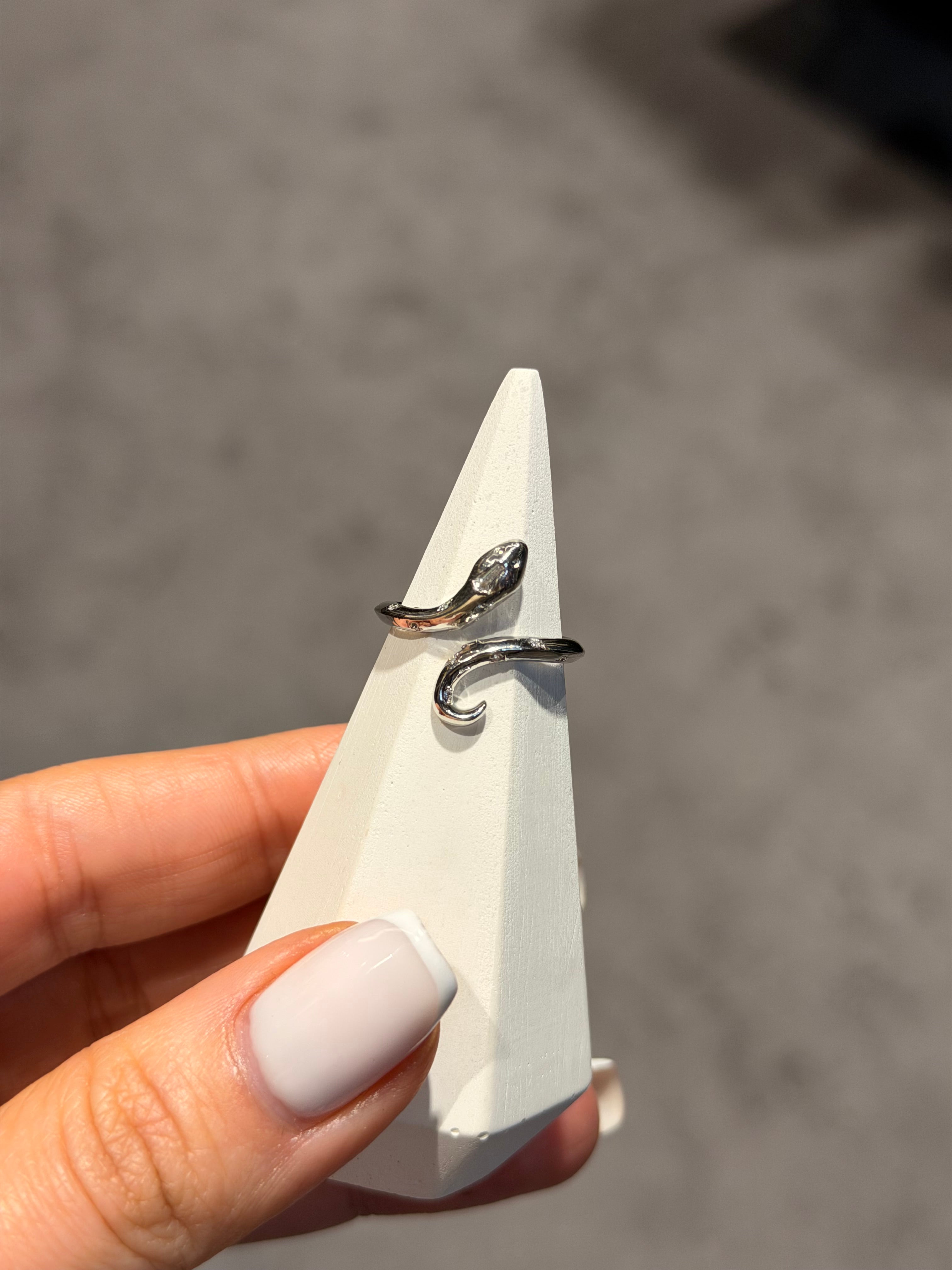 Yılan Model Ayarlanabilir Yüzük Silver Ürün ikincil görseli