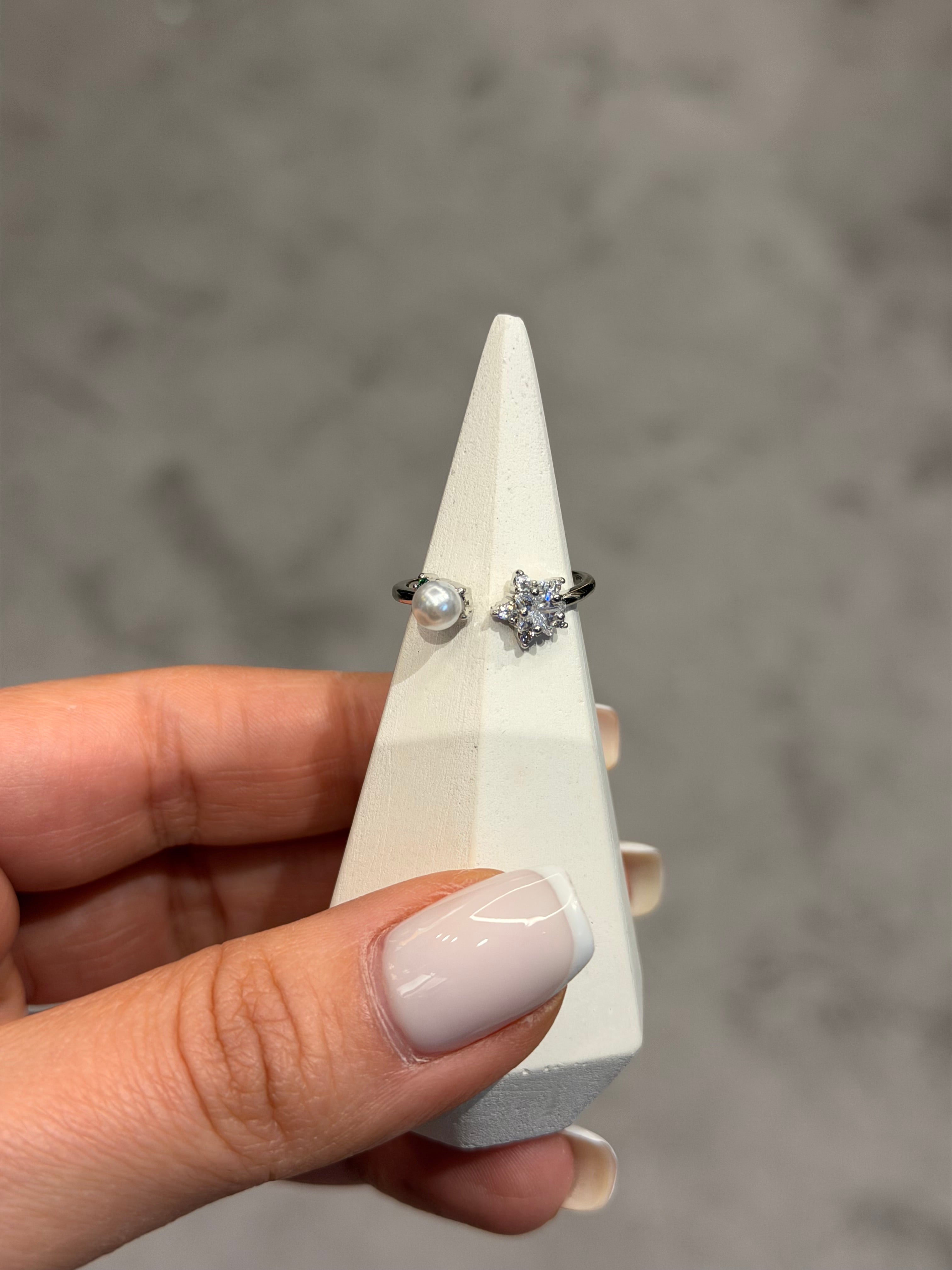 İncili Çiçek Model Ayarlanabilir Yüzük Silver