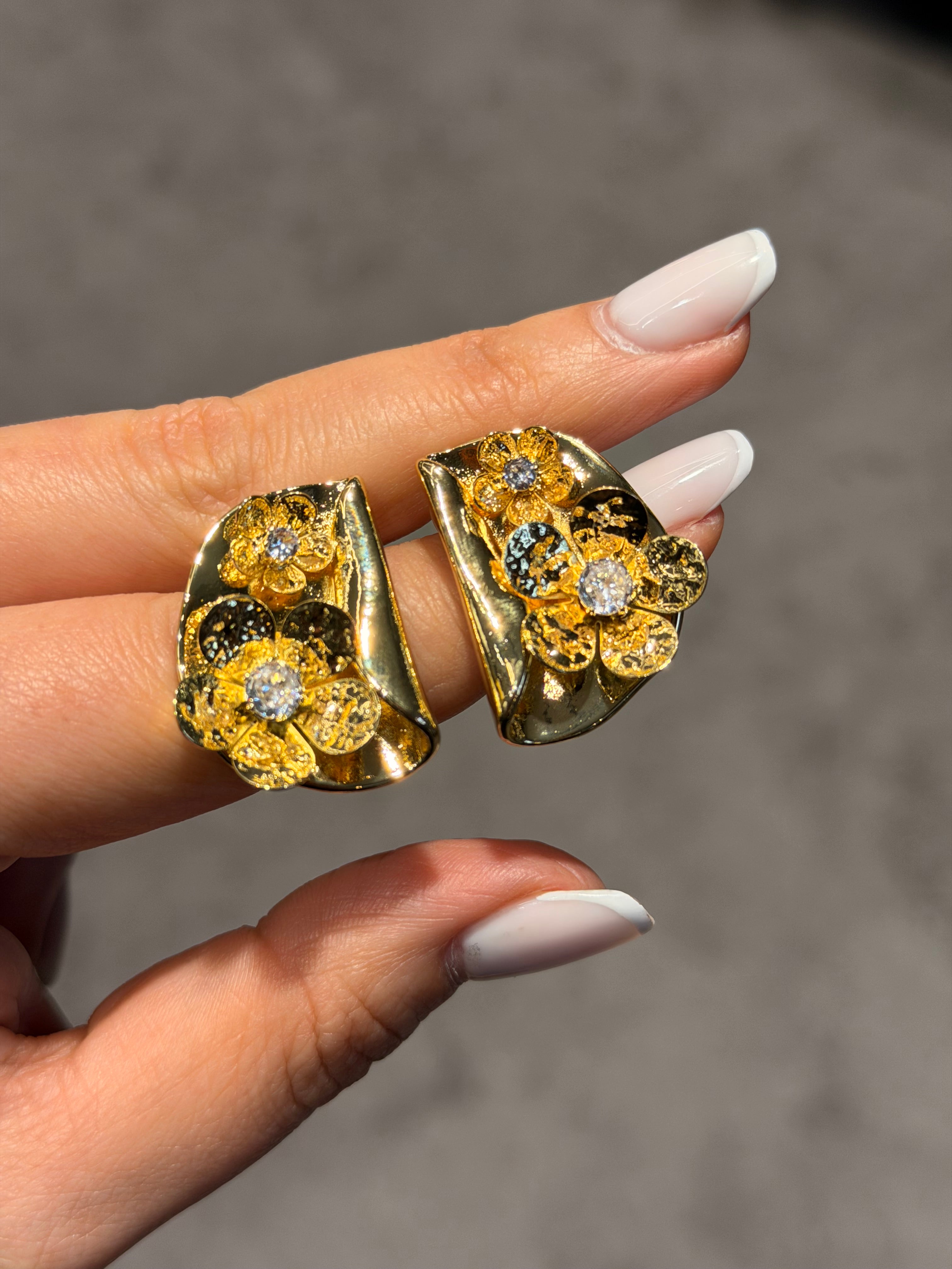 Çiçek Bahçesi Tasarım Vintage Küpe Ürün ikincil görseli