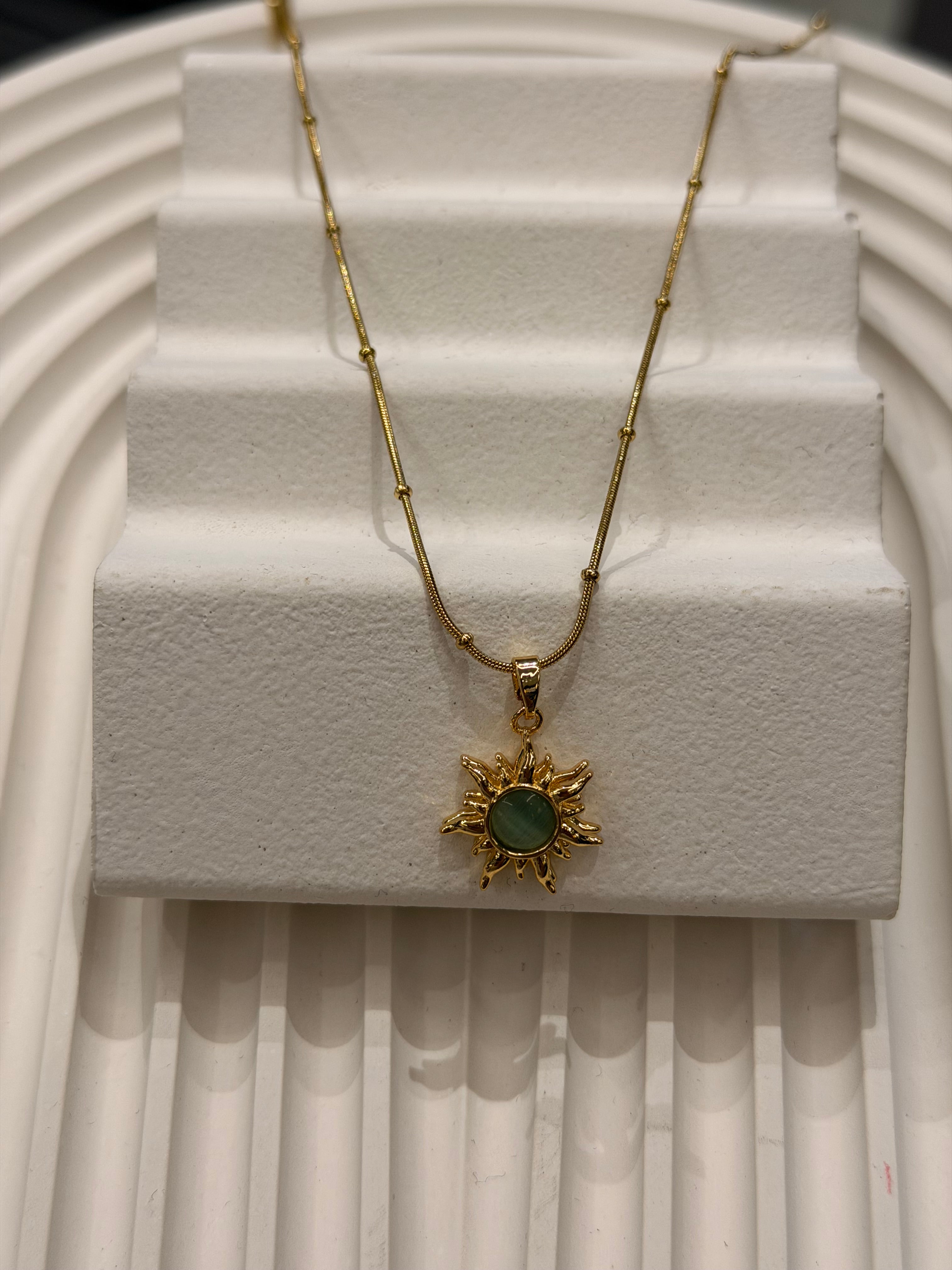 Turkuaz Işıltısı Güneş Kolye