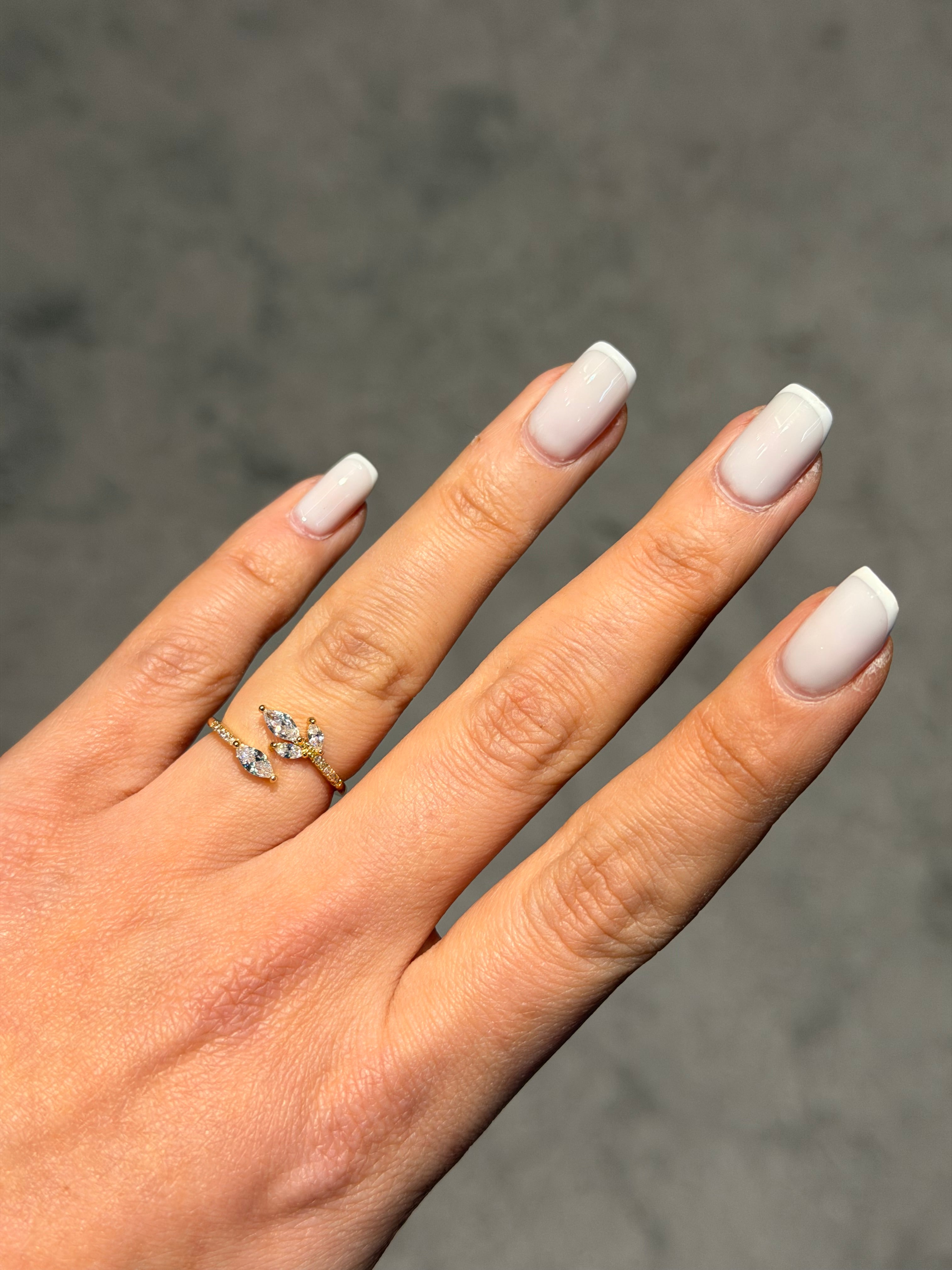 Taşlı Yaprak Model Ayarlanabilir Yüzük Gold Ürün ana görseli