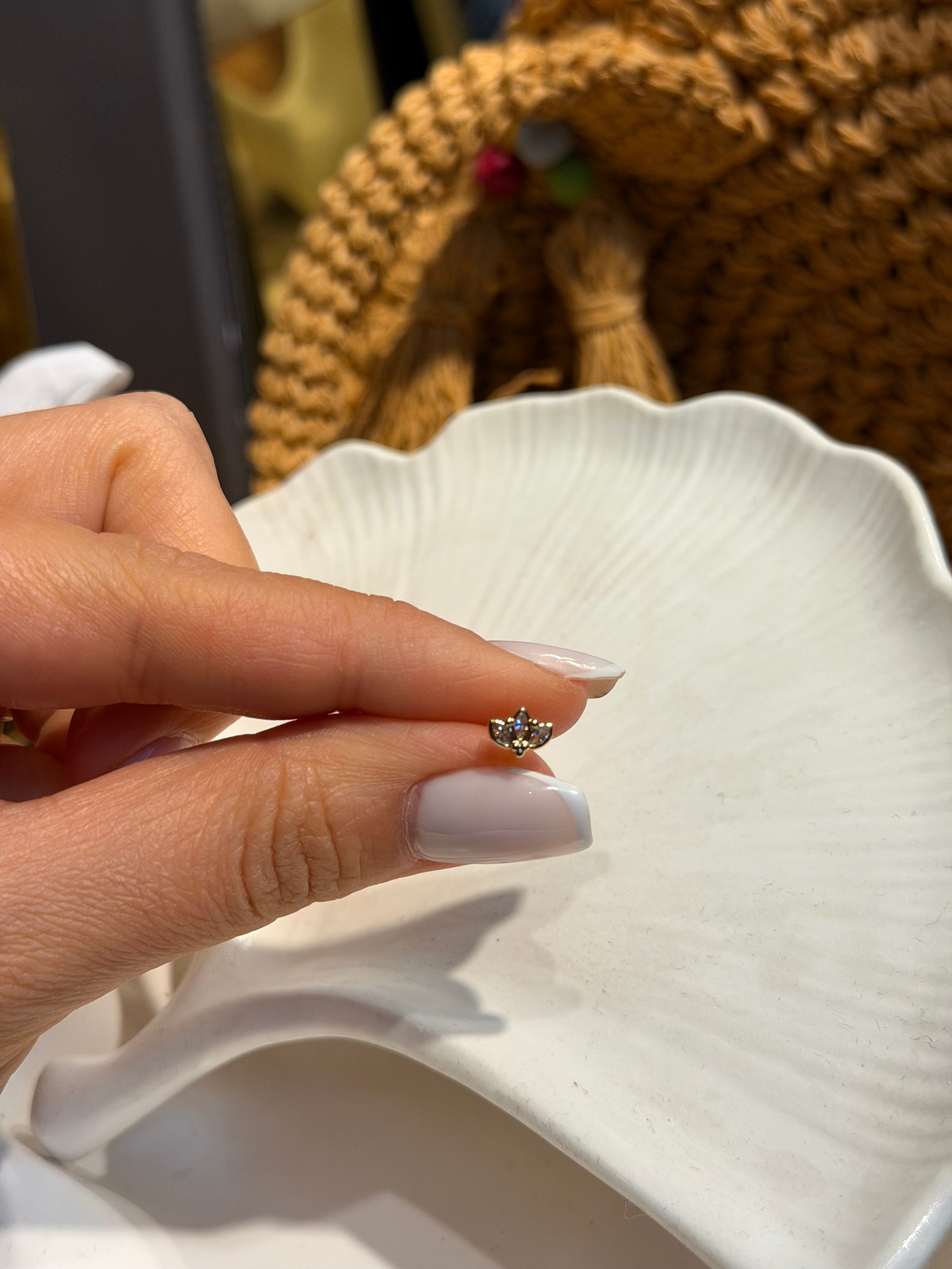 Lotus Model Cerrahi Piercing Gold