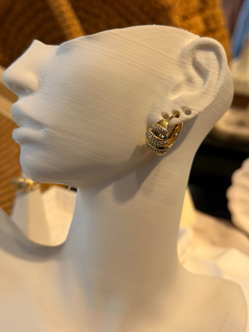 Xuping Kruvasan Model Halka Küpe