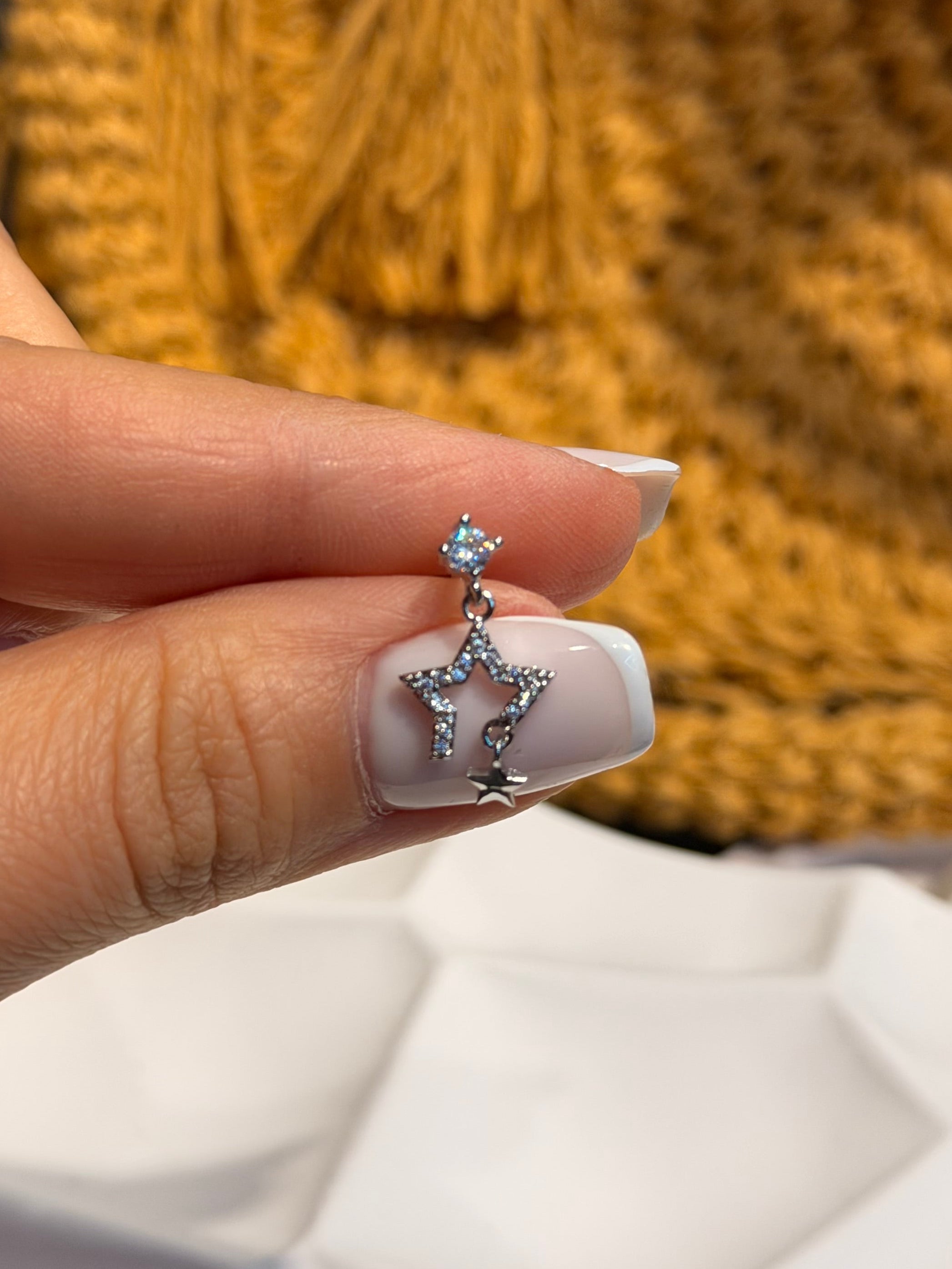 Sallanan Yıldız Model Cerrahi Piercing Silver Ürün ana görseli