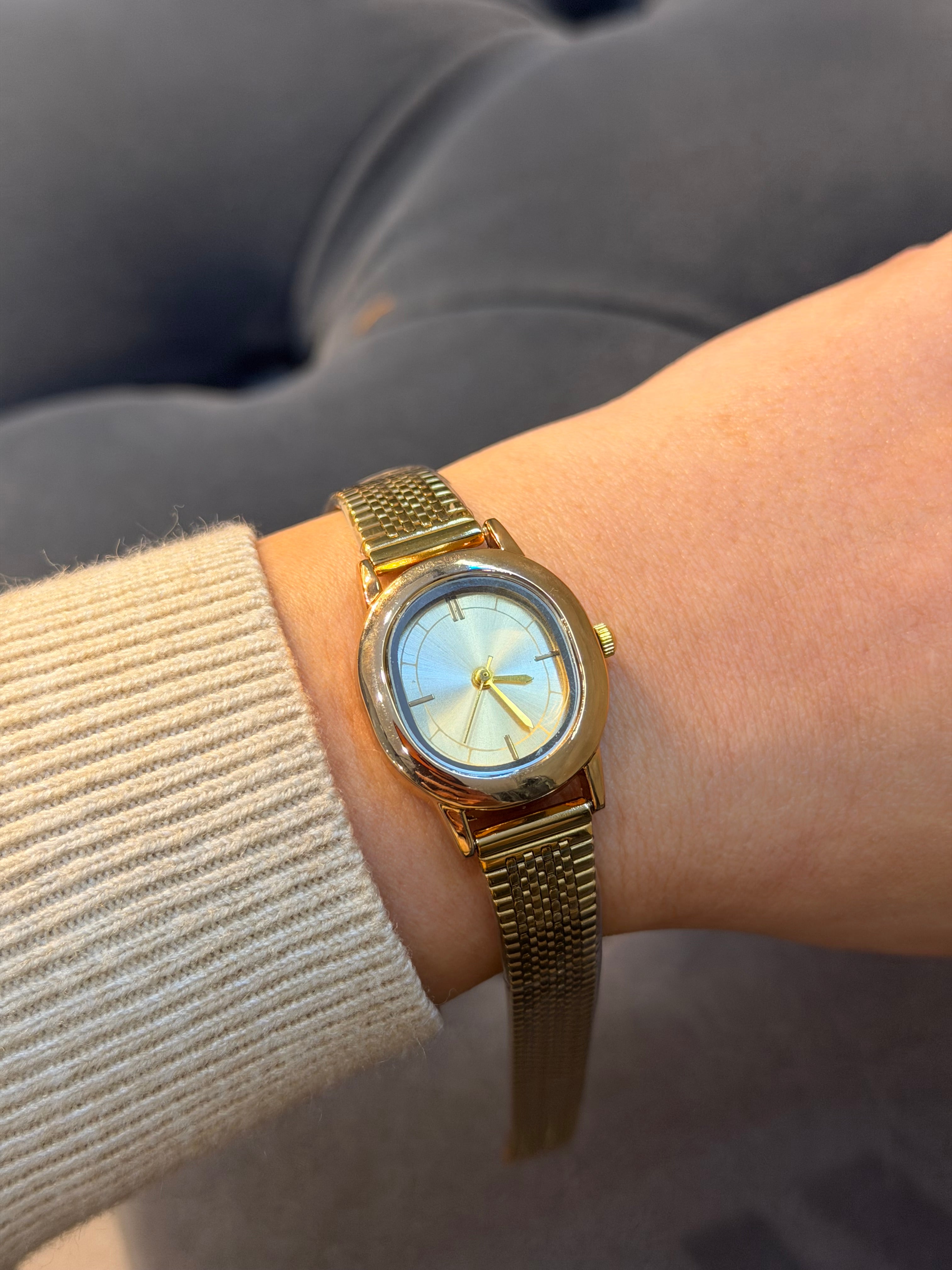 Vintage Model Paslanmaz Çelik Kadın Saat Gold