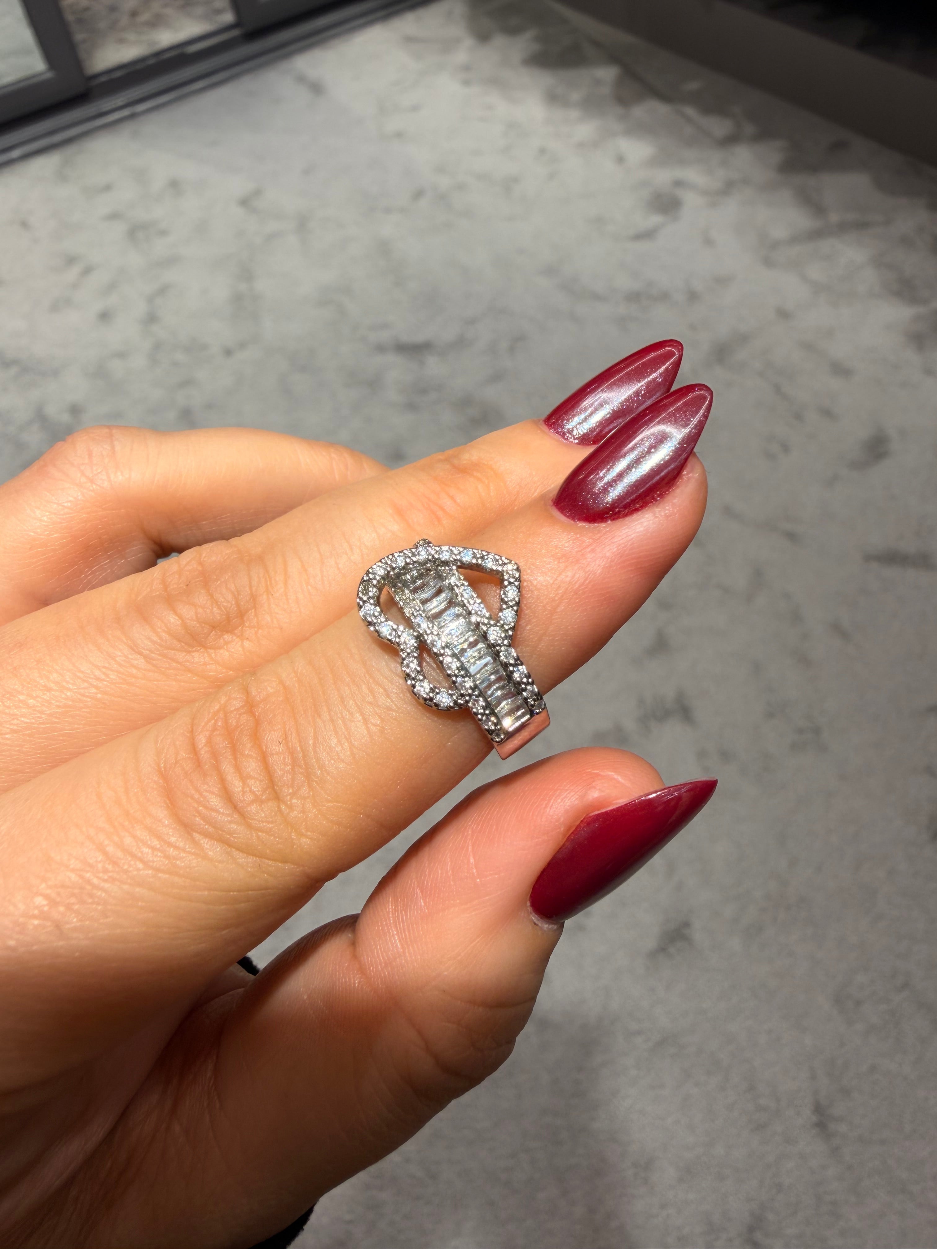 Pırlanta Kalp Detaylı Silver Ayarlanabilir Yüzük