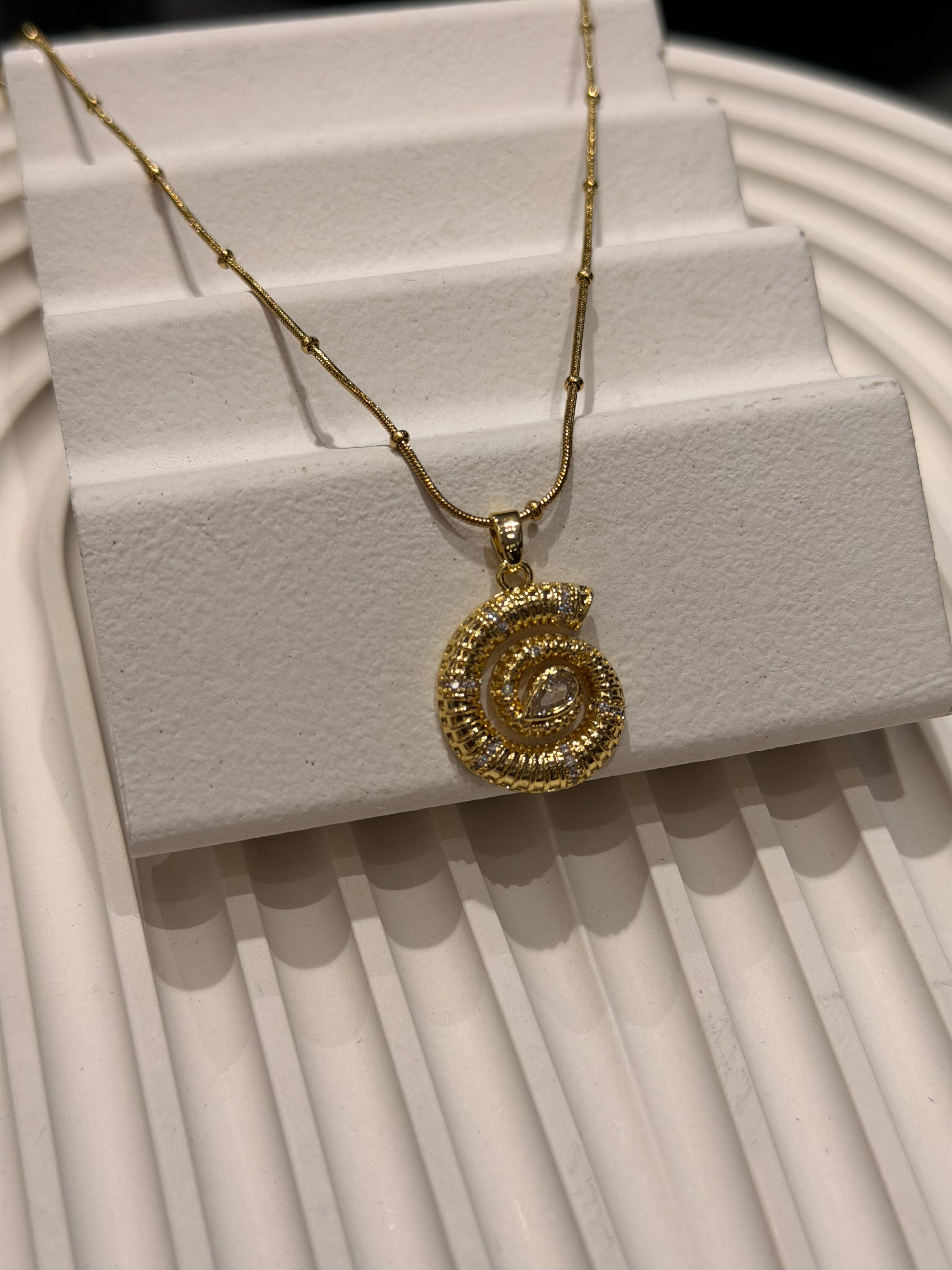 Deniz Kabuğu Spiral Kolye