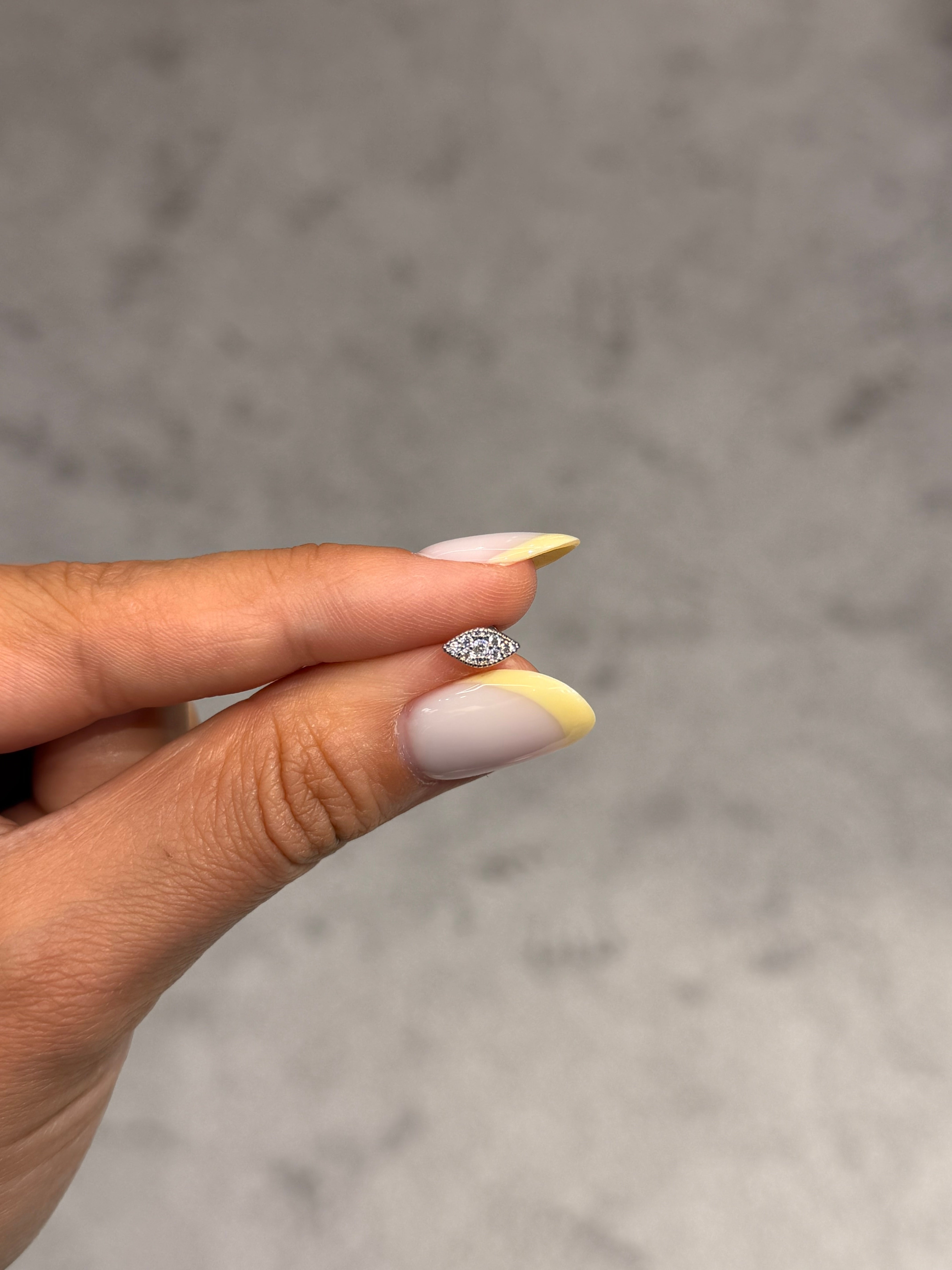 Elips Şekil Cerrahi Piercing Silver Ürün ana görseli
