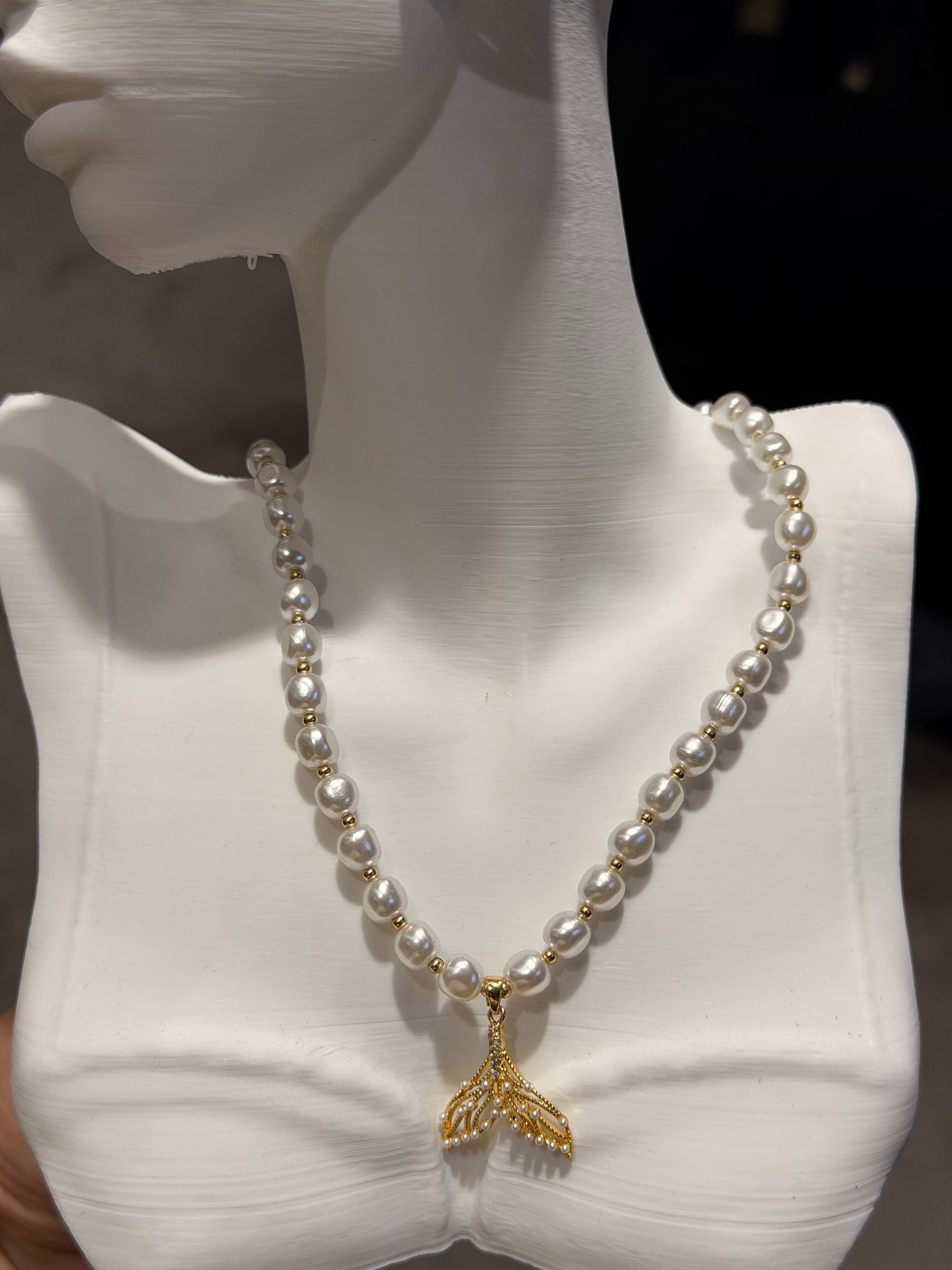 Balık Kuyruk İnci Kolye Ürün ikincil görseli