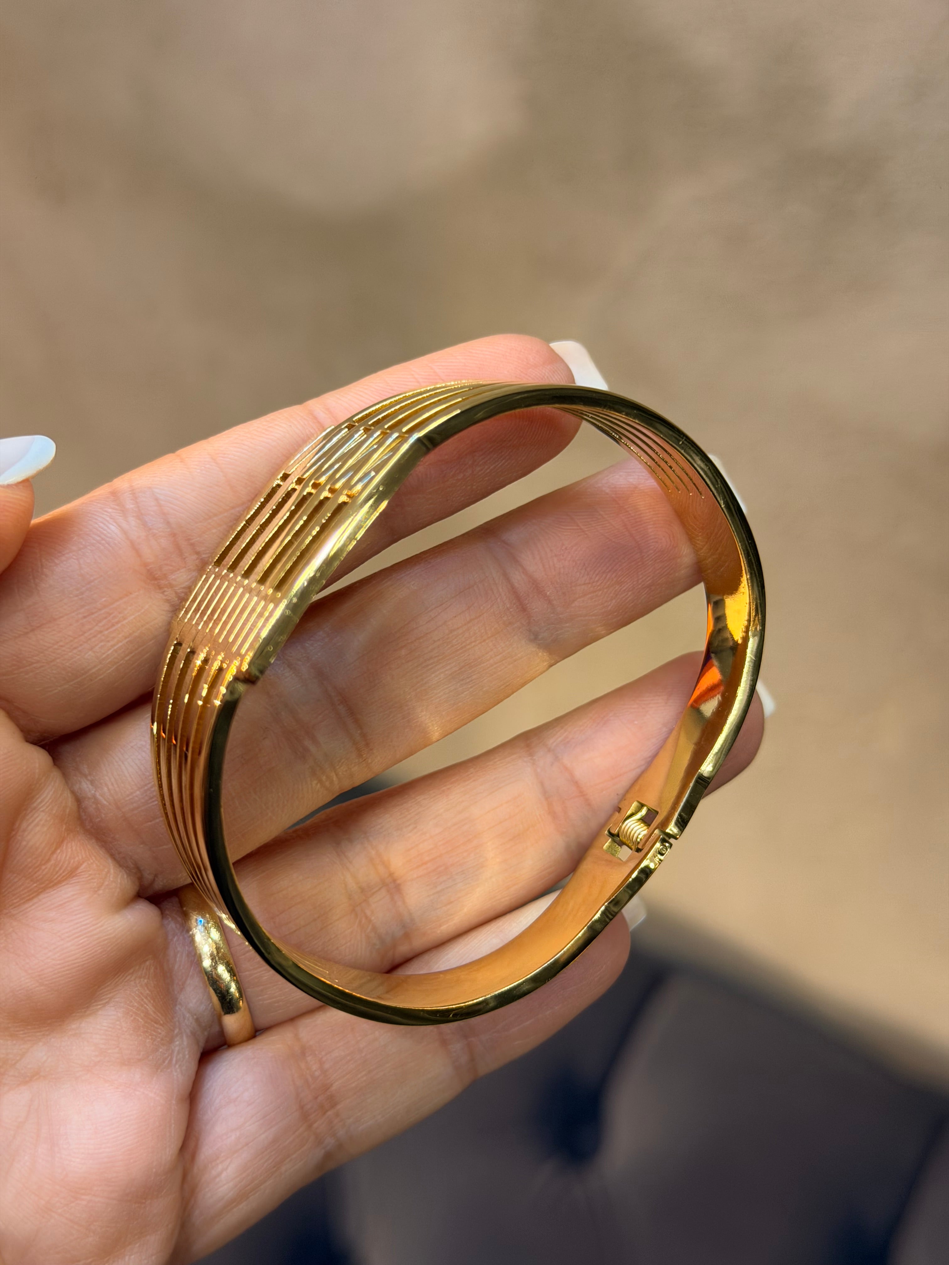 14k Kuyumcu Model Kelepçe Bileklik Ürün ikincil görseli