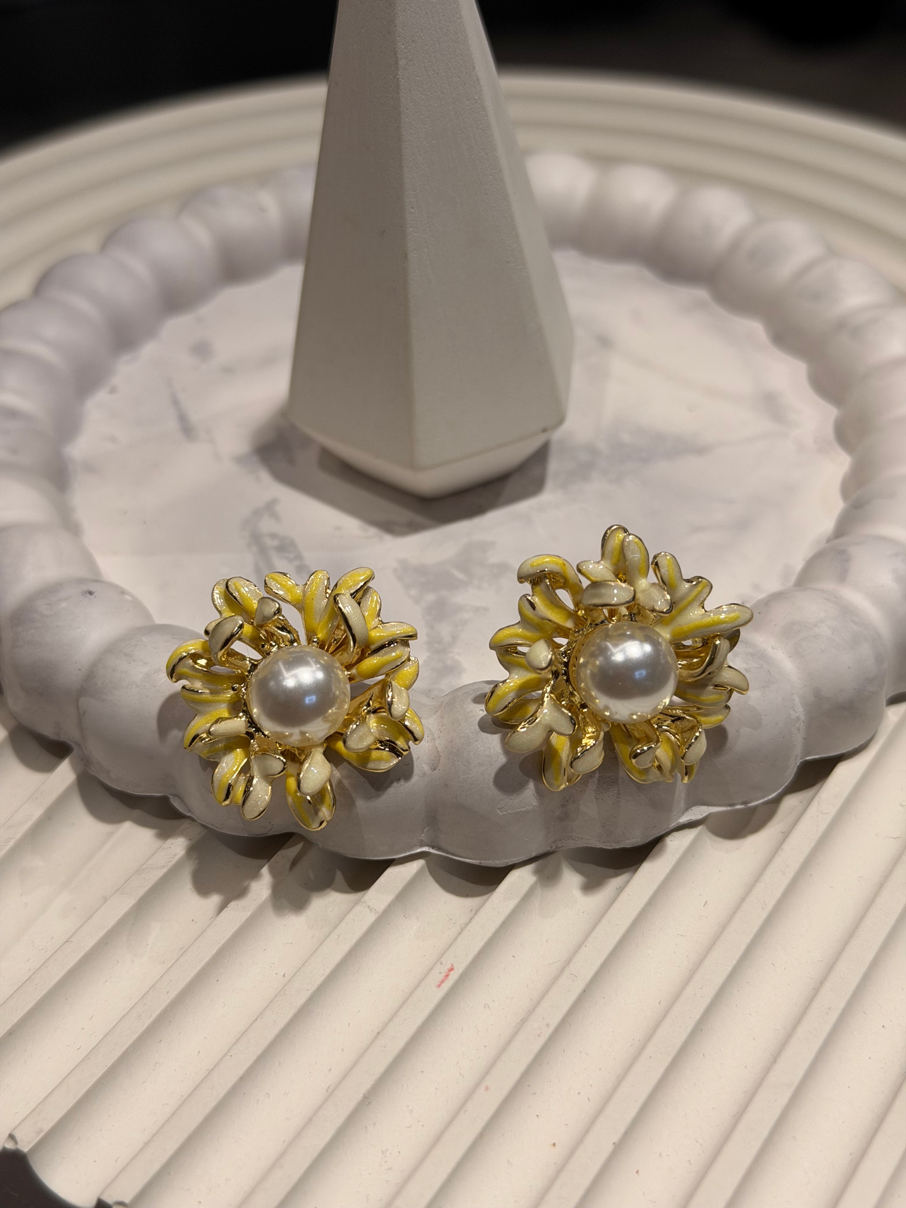 Çiçek Model Küpe