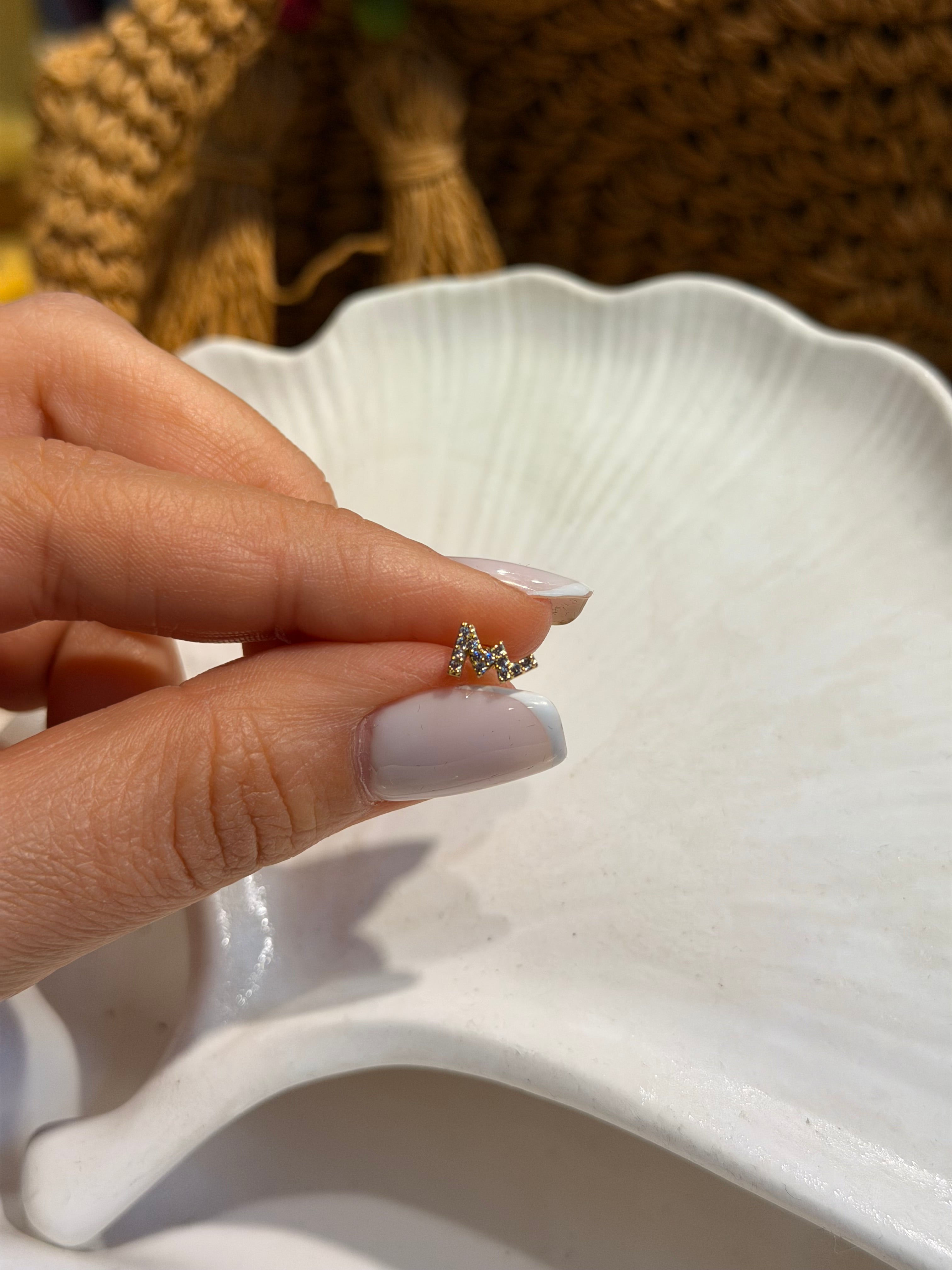 M Harfi Model Cerrahi Piercing Gold Ürün ana görseli