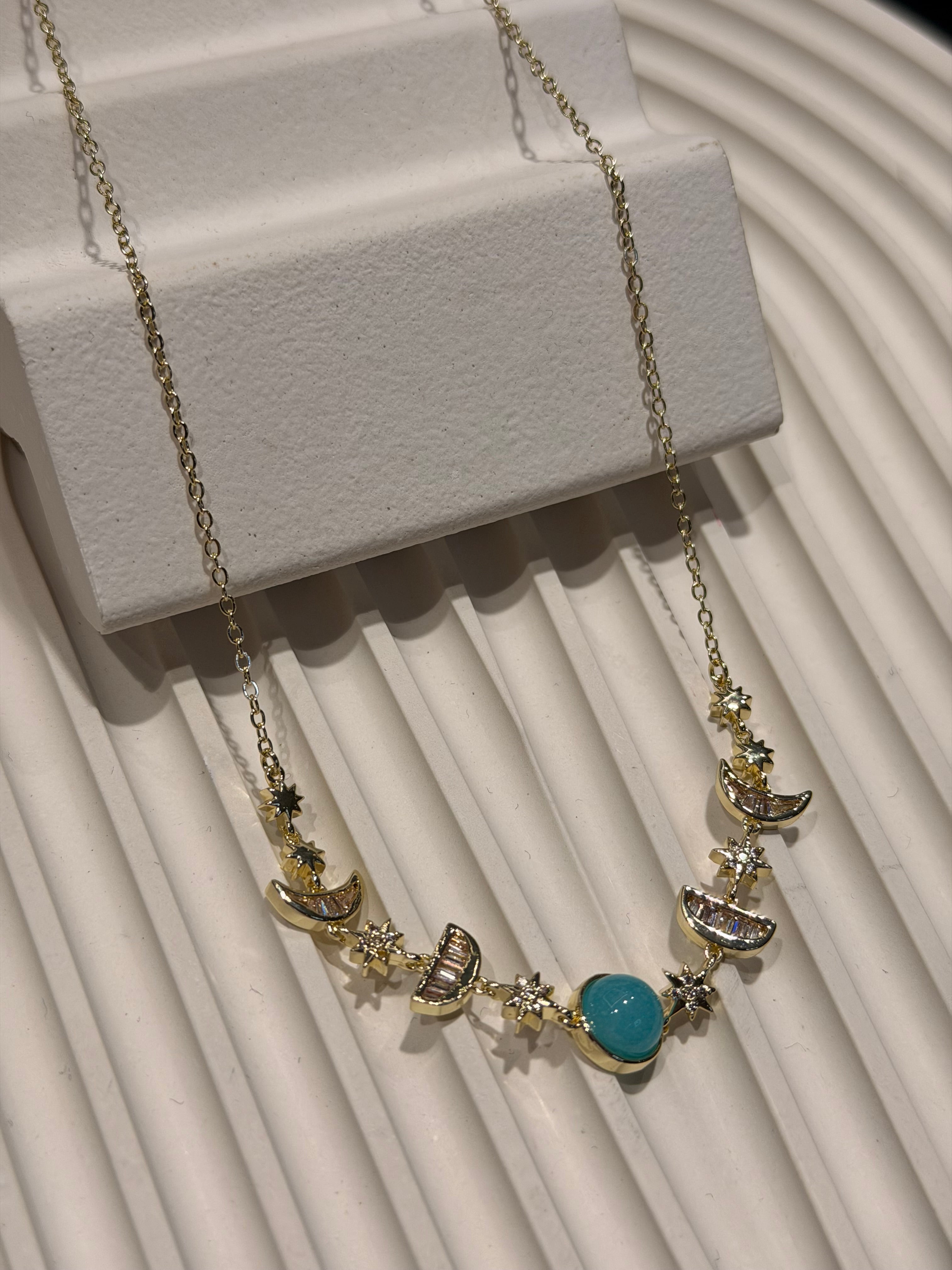 Mavi Ay Şifa Kolyesi Ürün ikincil görseli