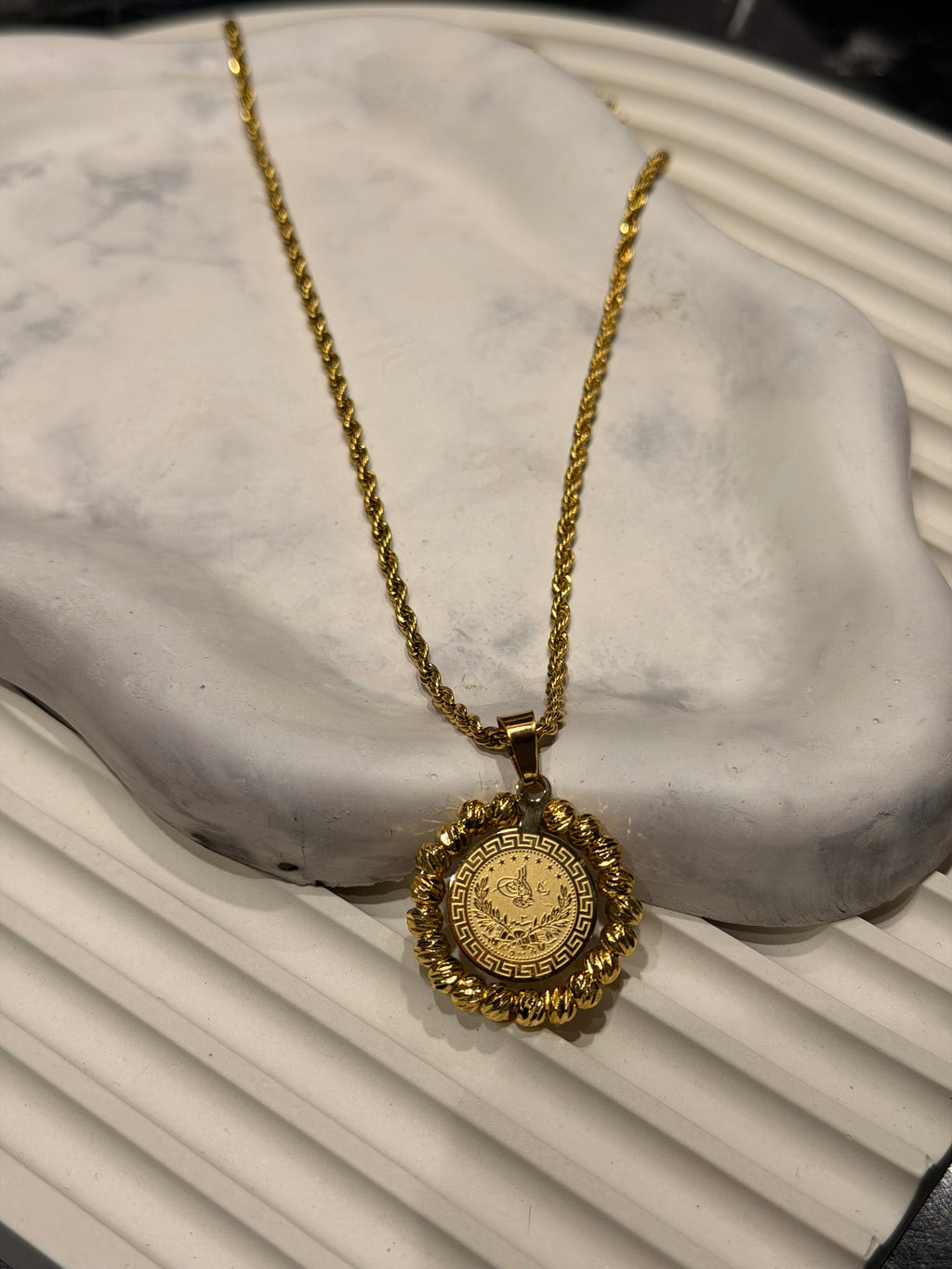 14k Tuğralı Altın Madalyon Kolye