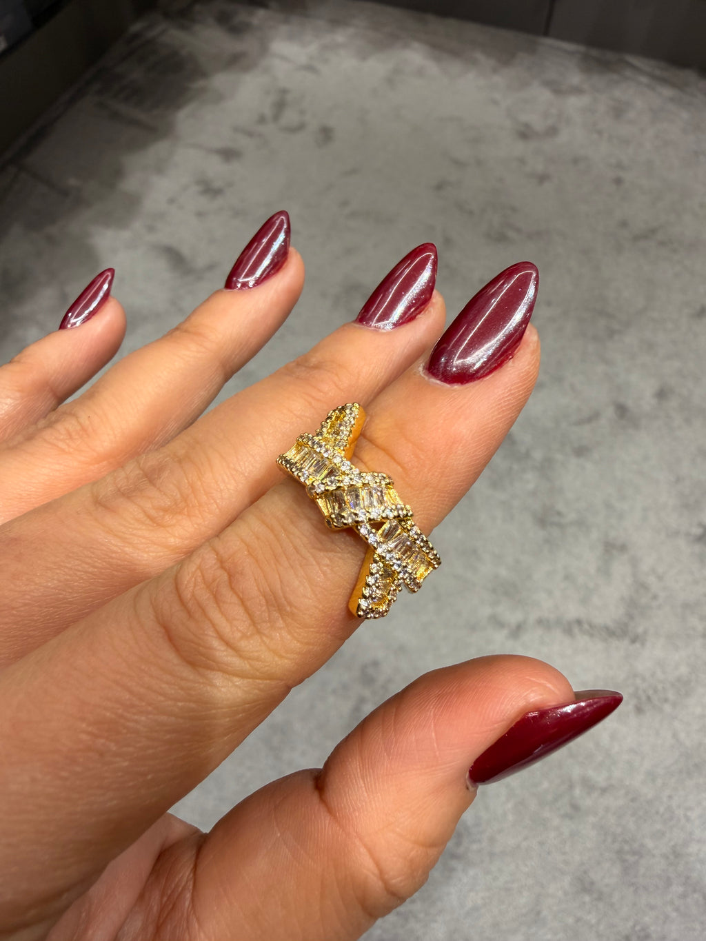 Pırlanta Düğüm Model Ayarlanabilir Gold Yüzük