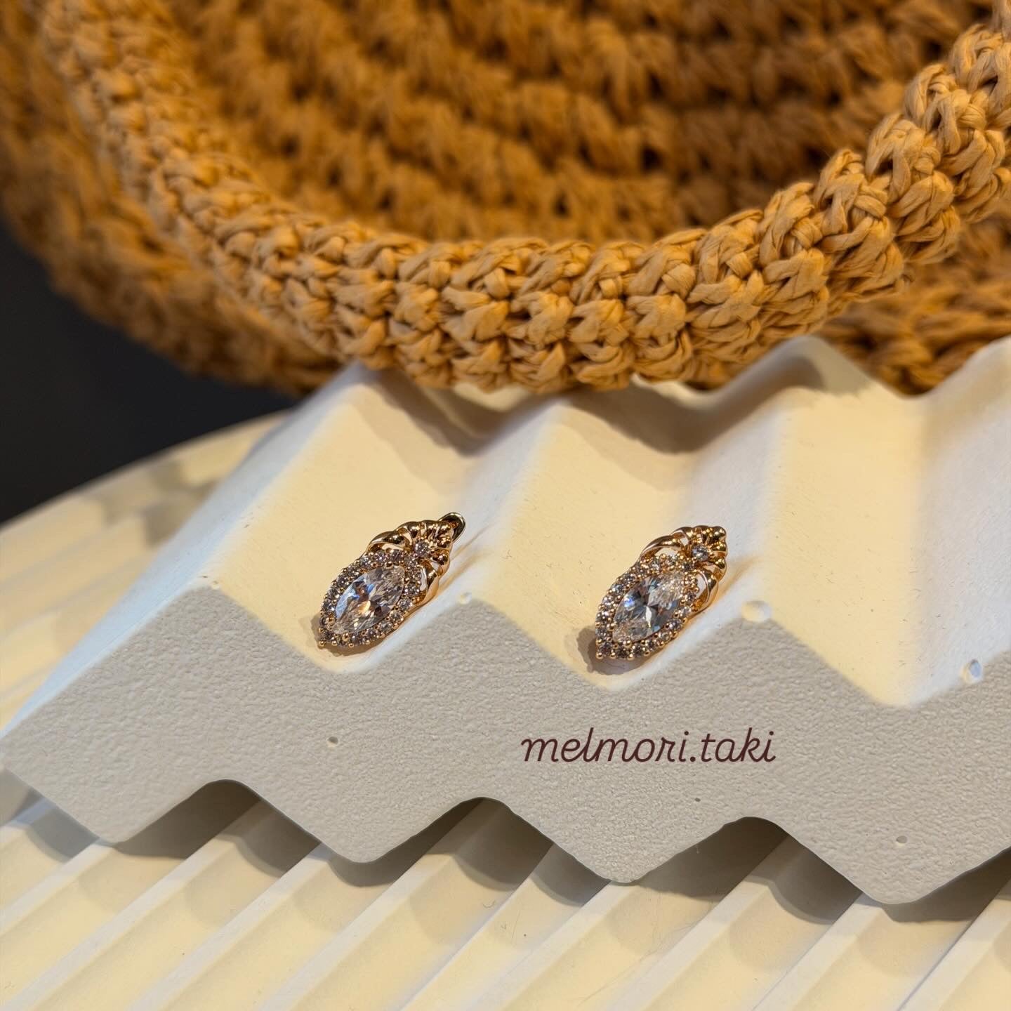 Xuping Vıntage Taşlı Model Küpe