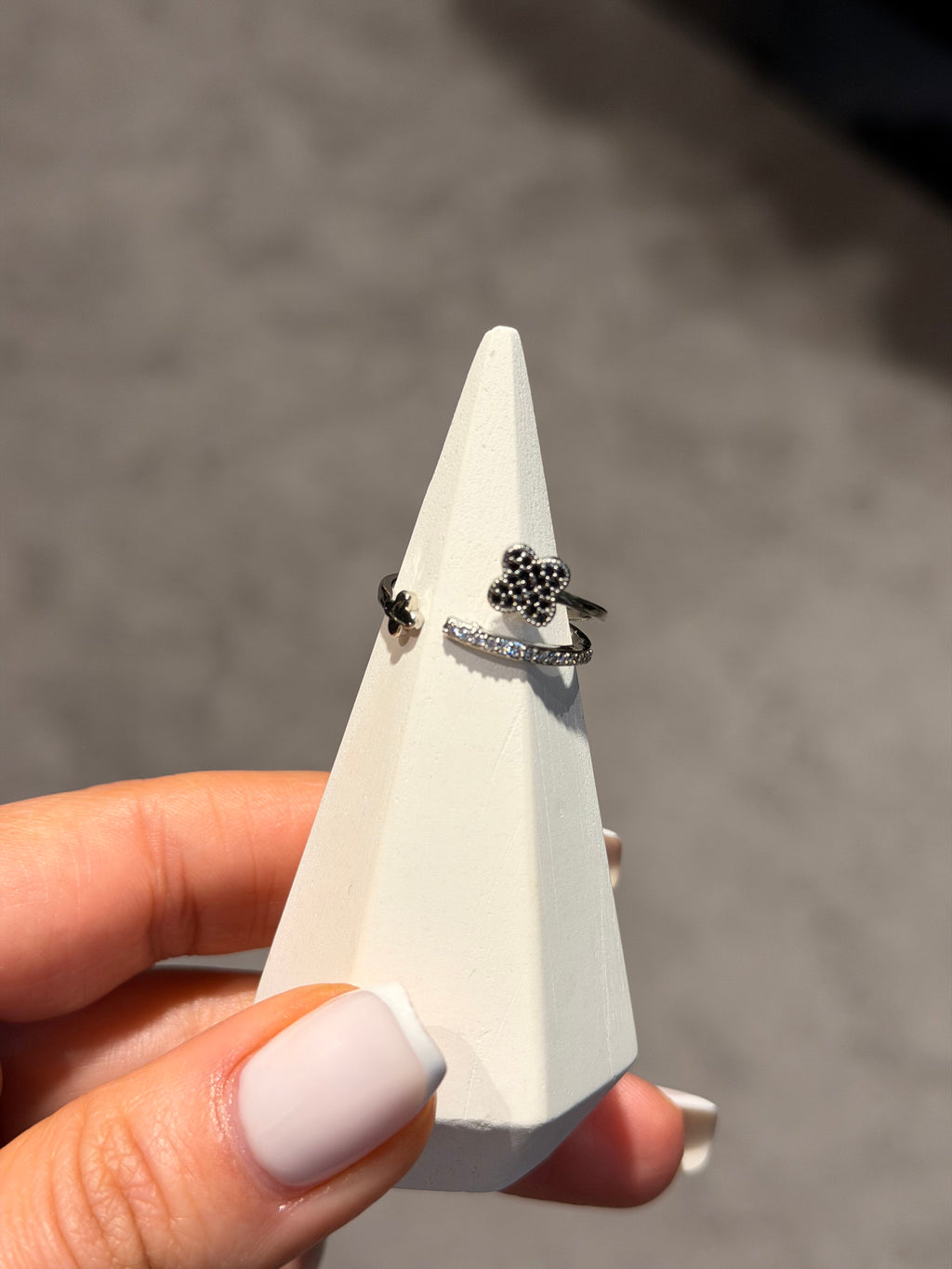 Yonca Model Ayarlanabilir Yüzük Silver