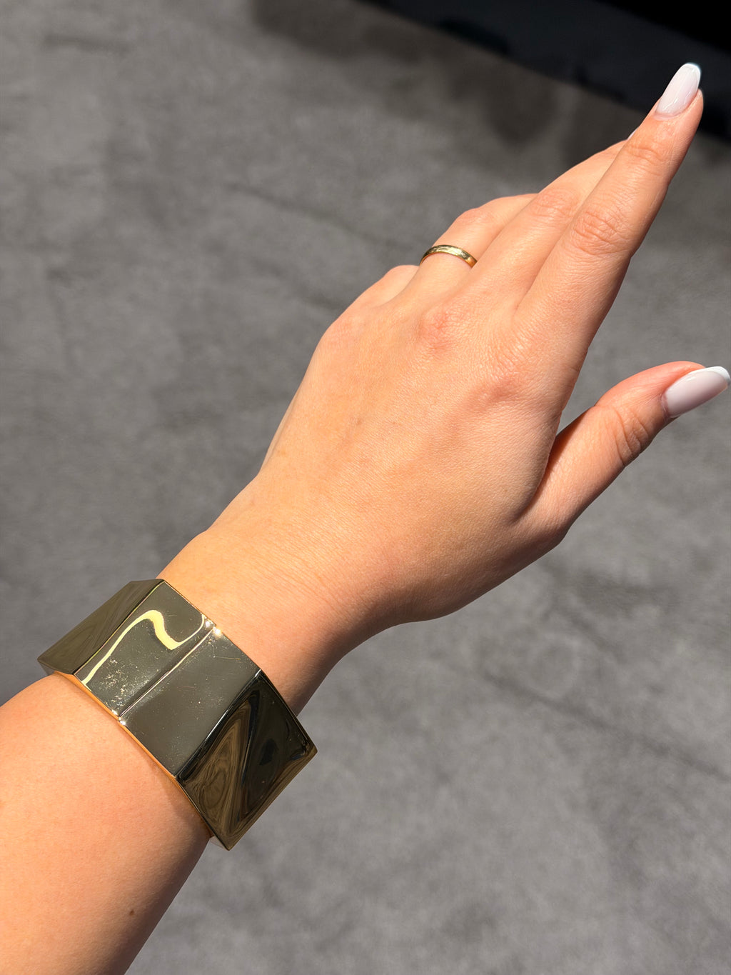 Golden Edge Kalın Bileklik