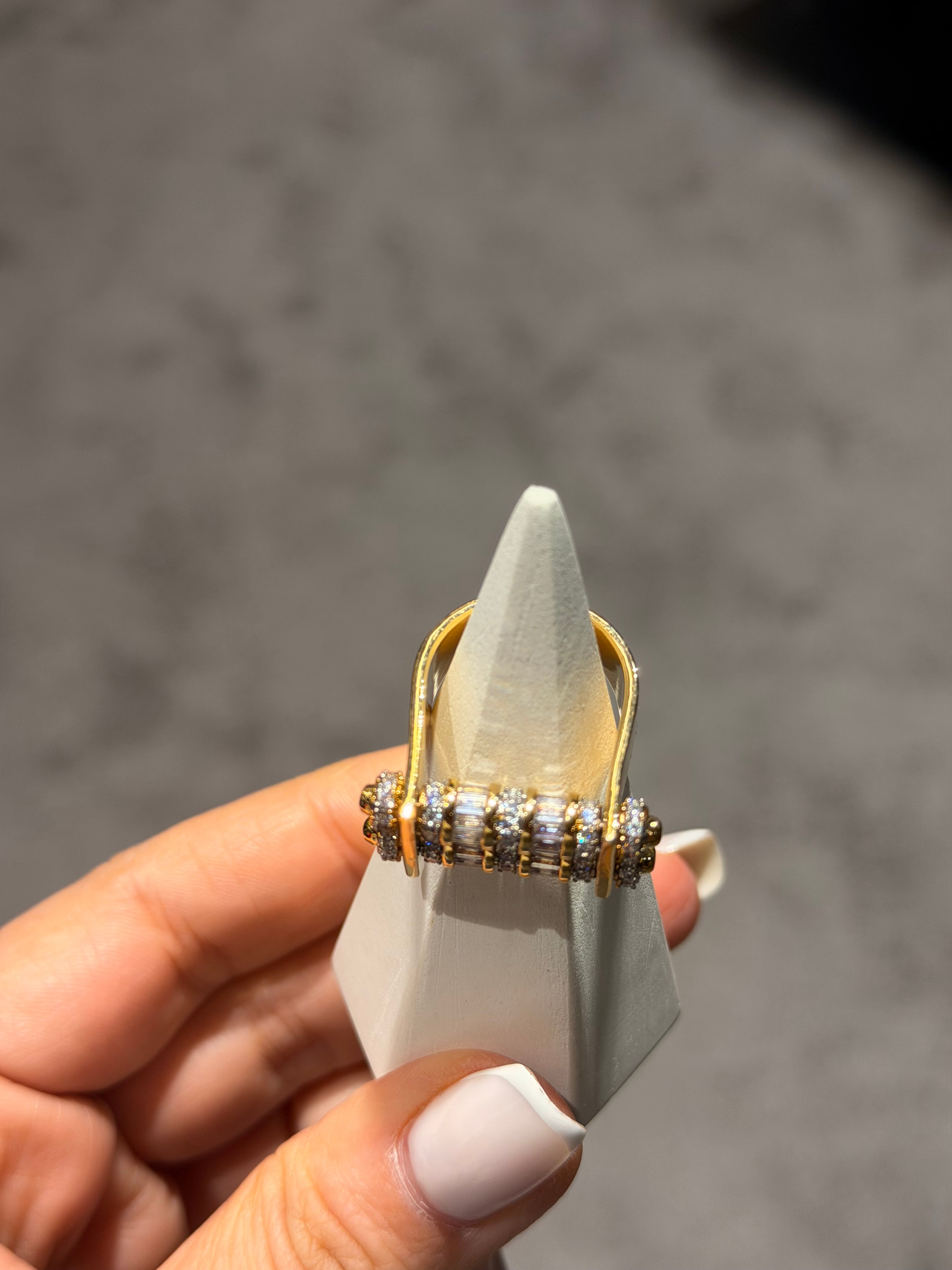 Tasarım İkonik Parça Yüzük