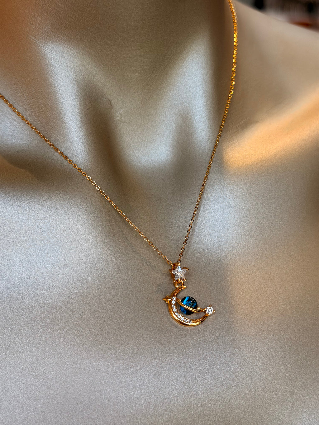 Gezegen Model Taşlı  Kolye Gold