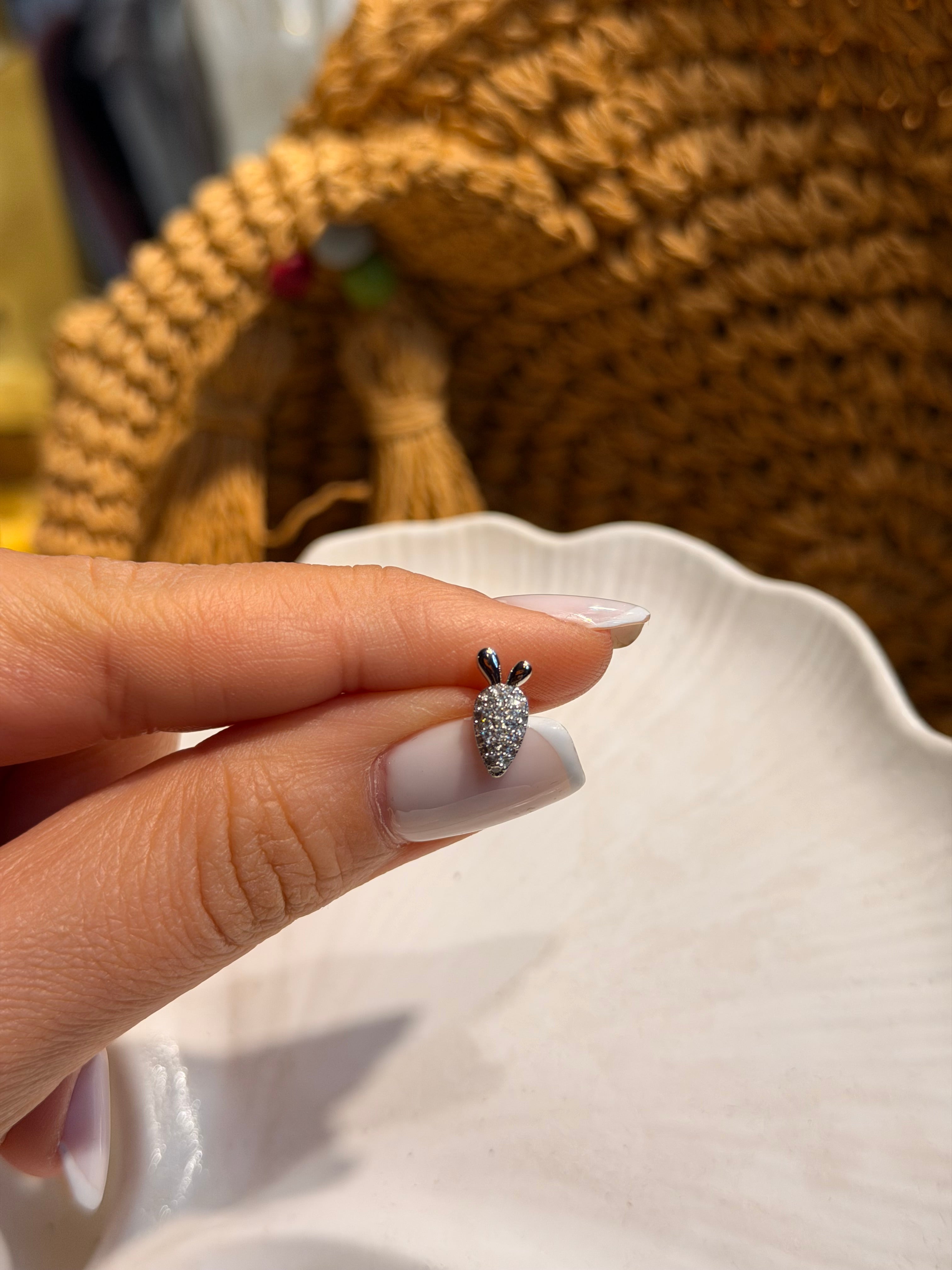 Havuç Model Cerrahi Piercing Silver