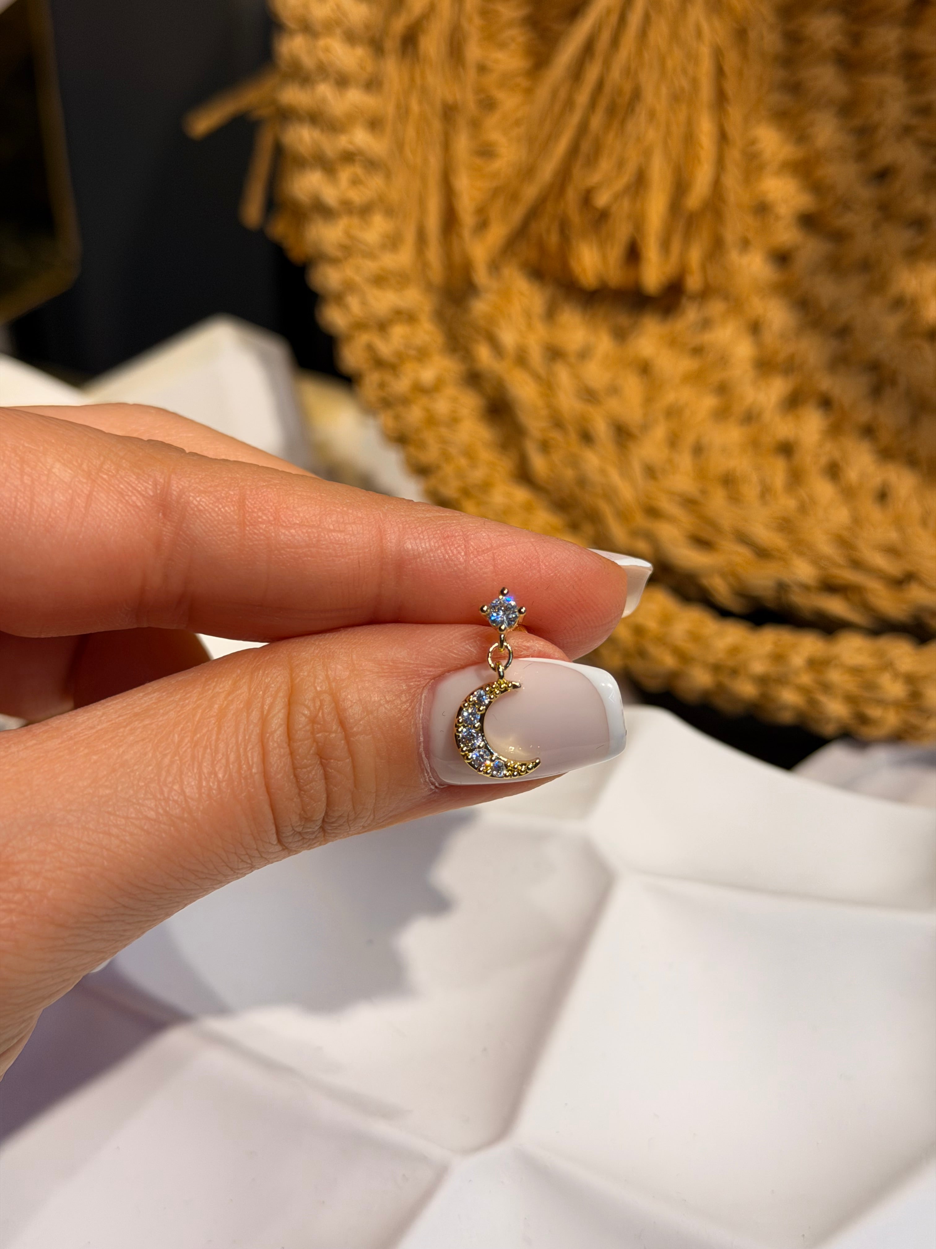 Sallanan Ay Model Cerrahi Piercing Gold Ürün ana görseli