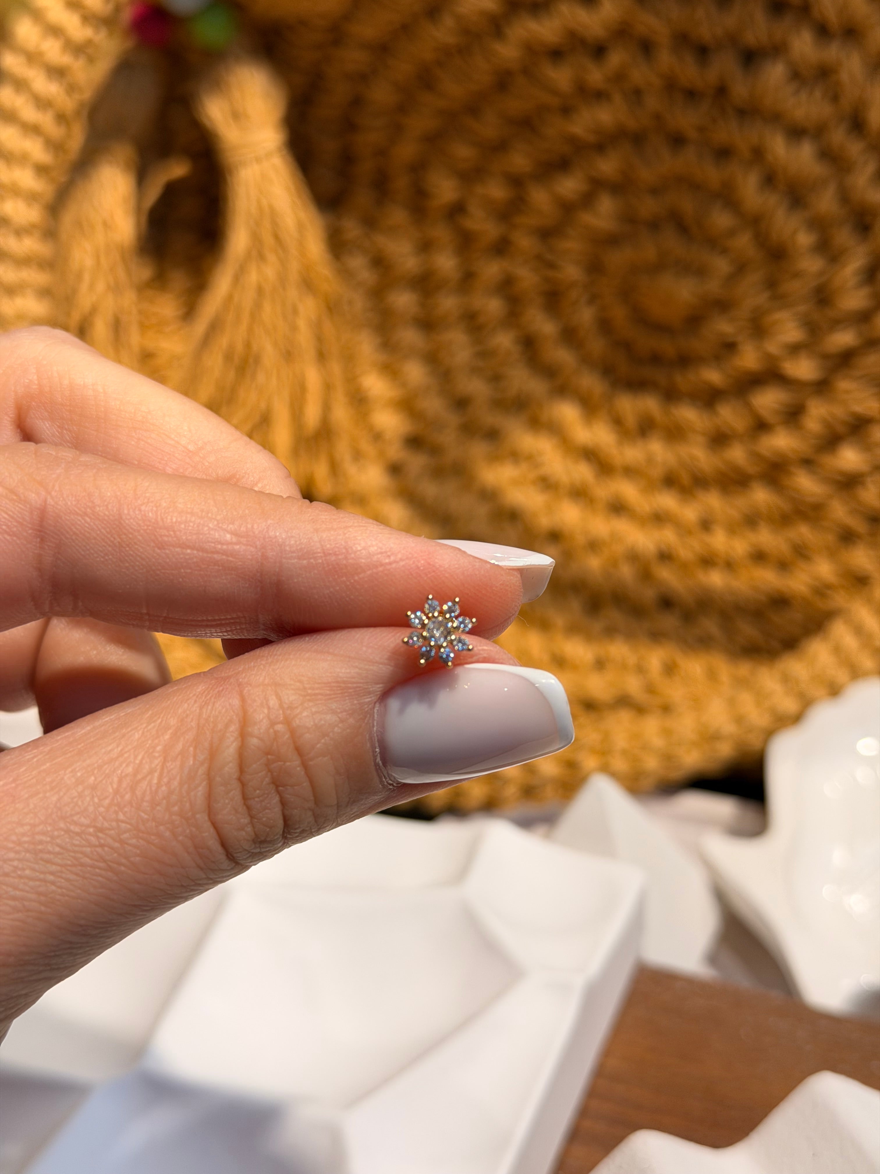 Kar Tanesi Model Cerrahi Piercing Gold