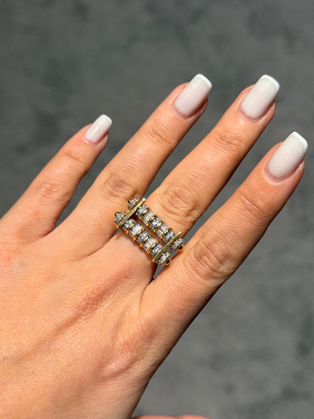 Tasarım İkonik Parça Yüzük