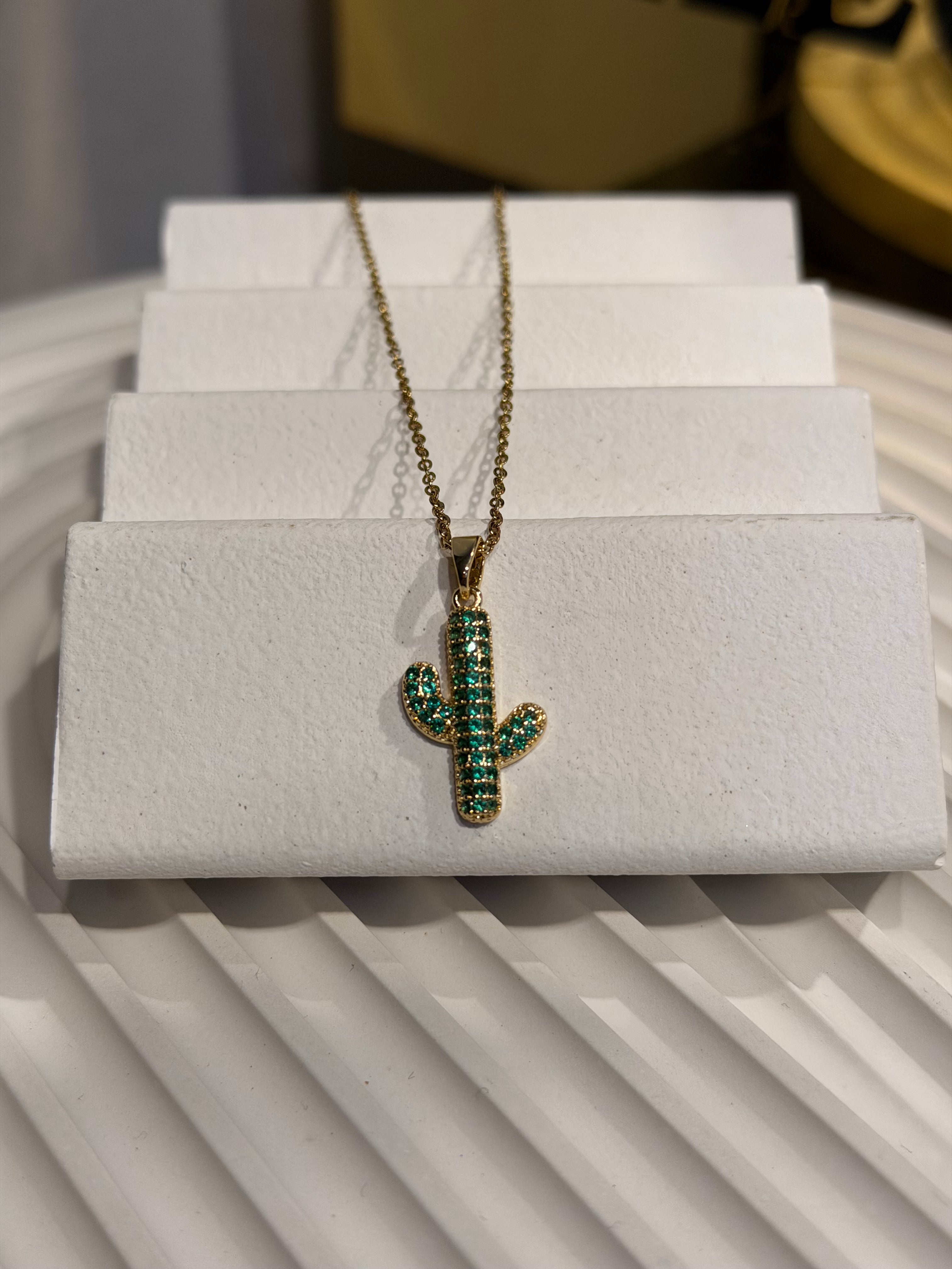 Kaktüs Güç Kolyesi