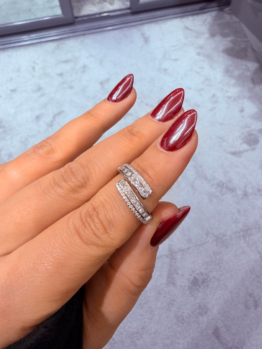 Modern Pırlanta Taş Detaylı Ayarlanabilir Yüzük