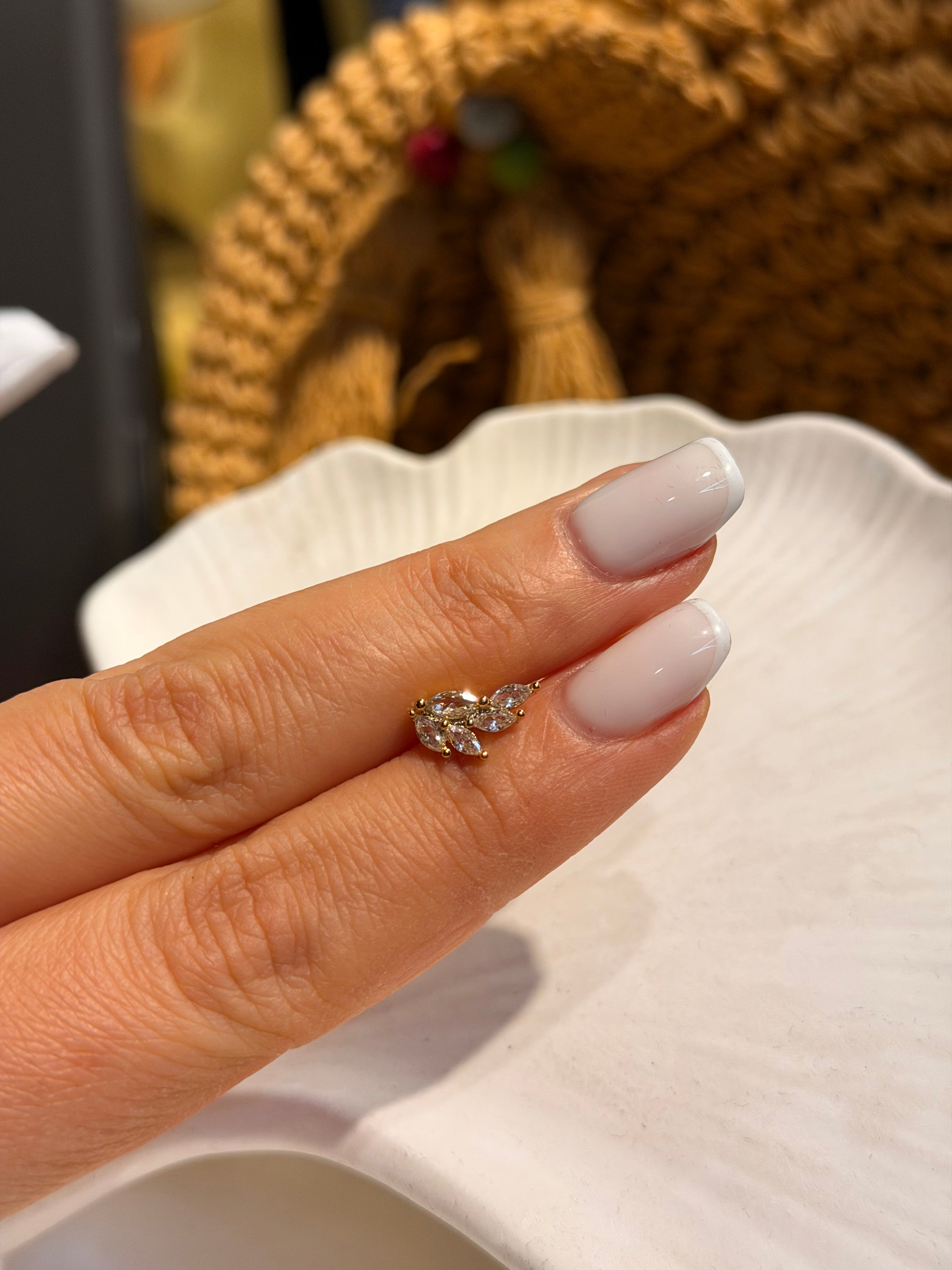 Taşlı Dal Model Cerrahi Piercing Gold