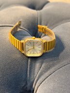 Vintage Model Eskitme Paslanmaz Çelik Kadın Saat Gold