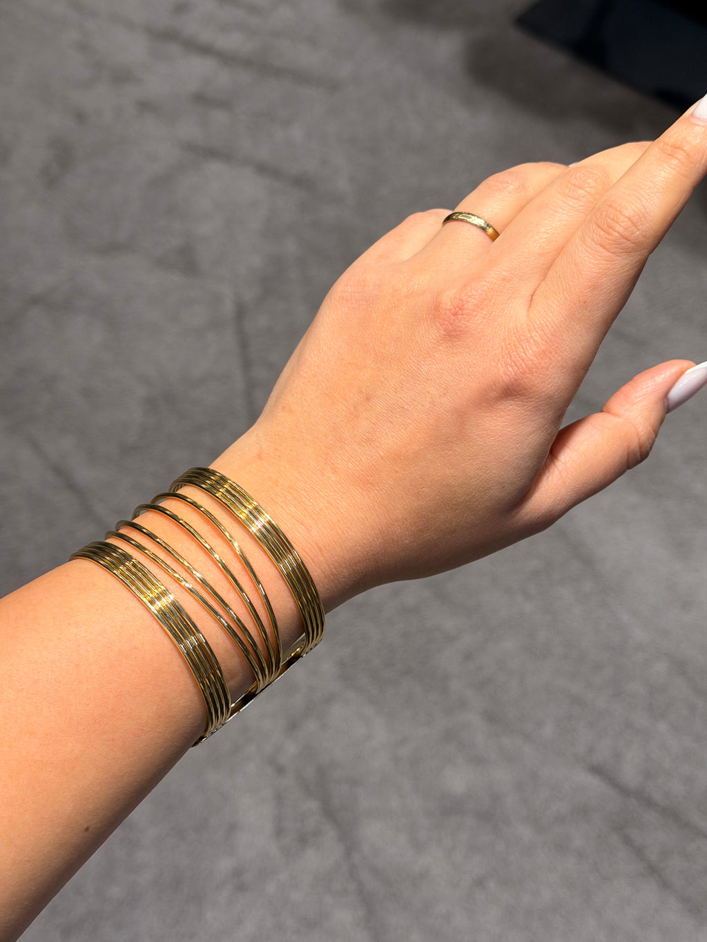 Golden Flow Manşet Bileklik