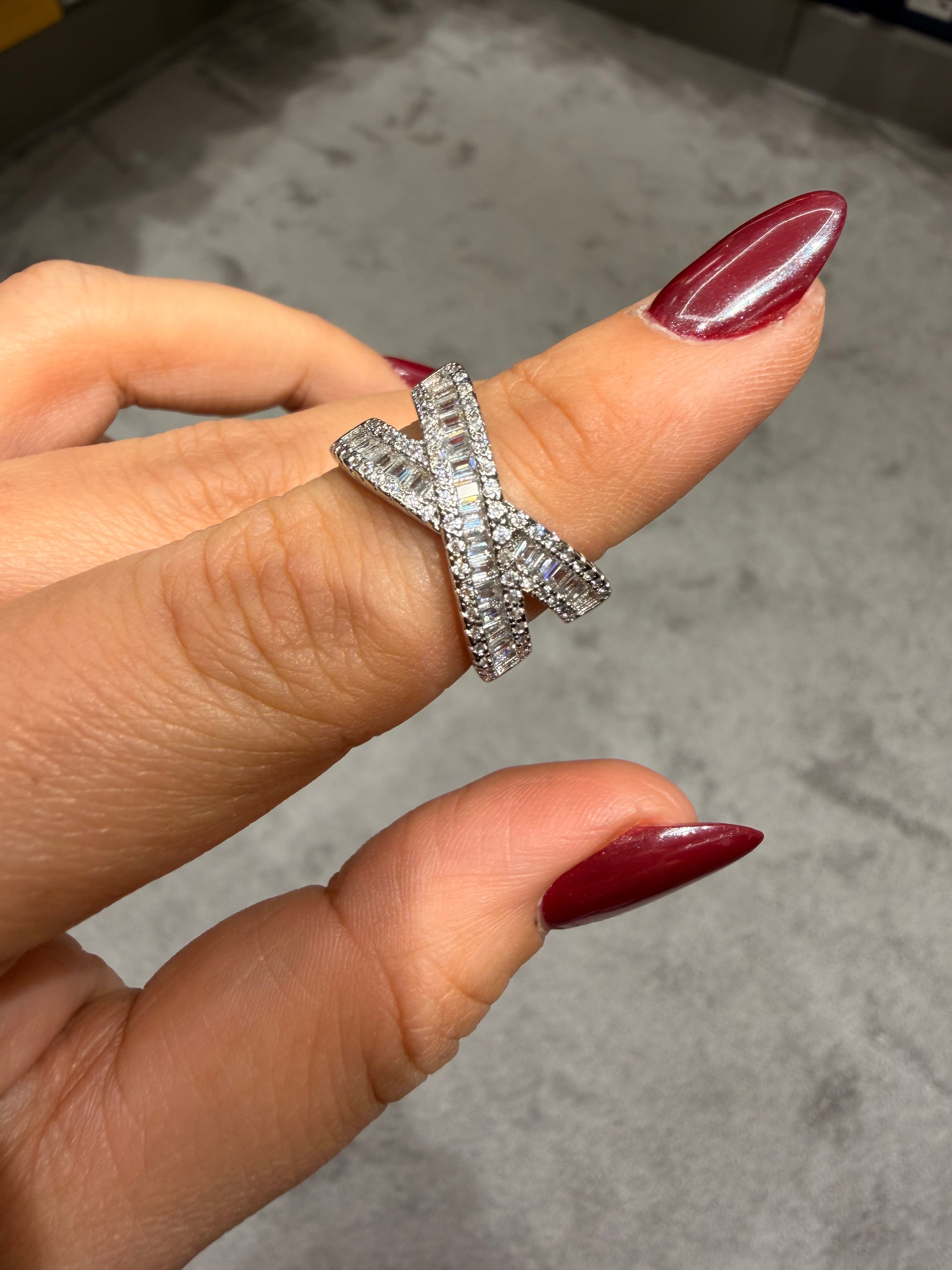 Çapraz Pırlanta Model Ayarlanabilir Silver Yüzük Ürün ana görseli