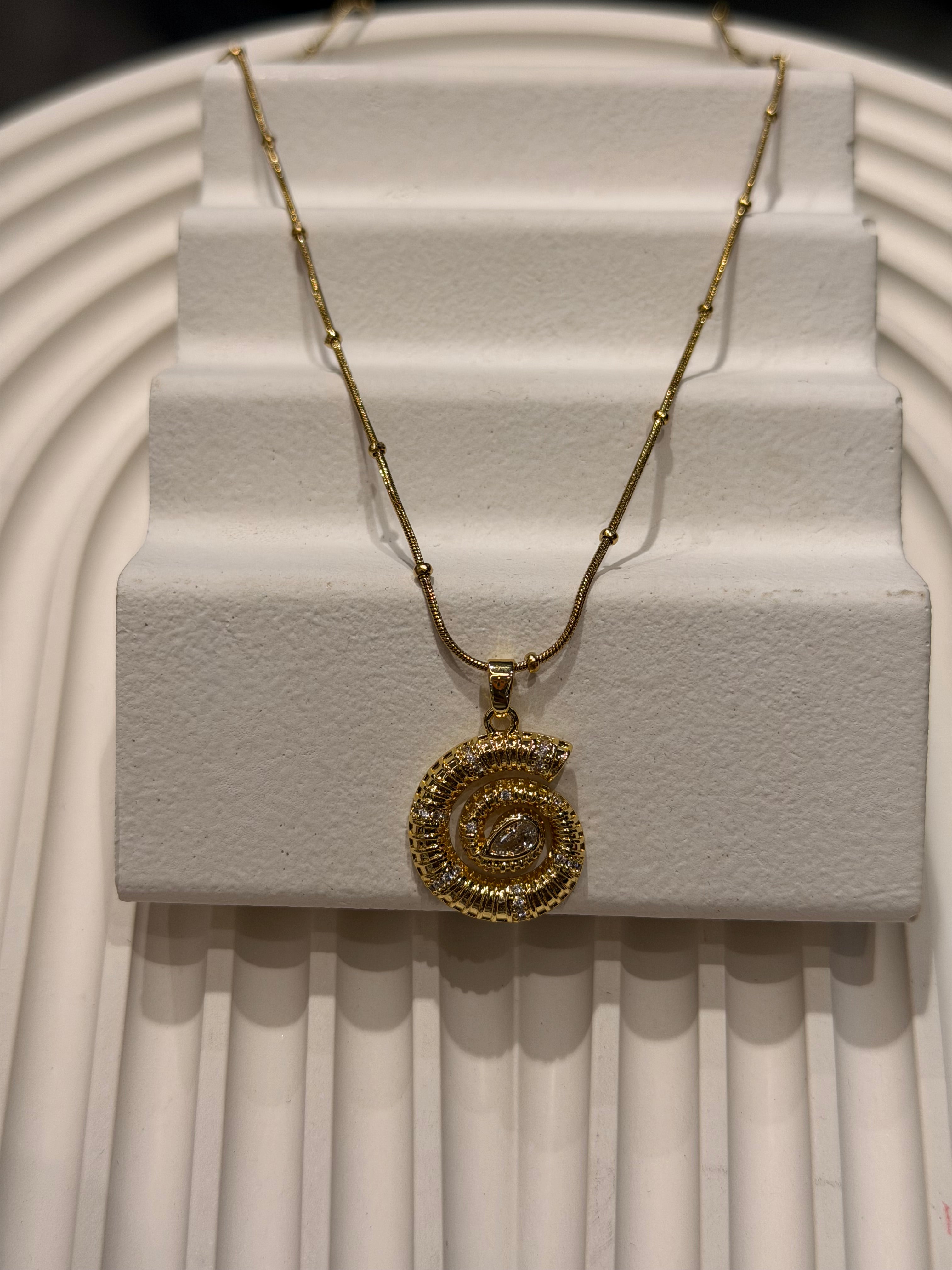 Deniz Kabuğu Spiral Kolye Ürün ikincil görseli