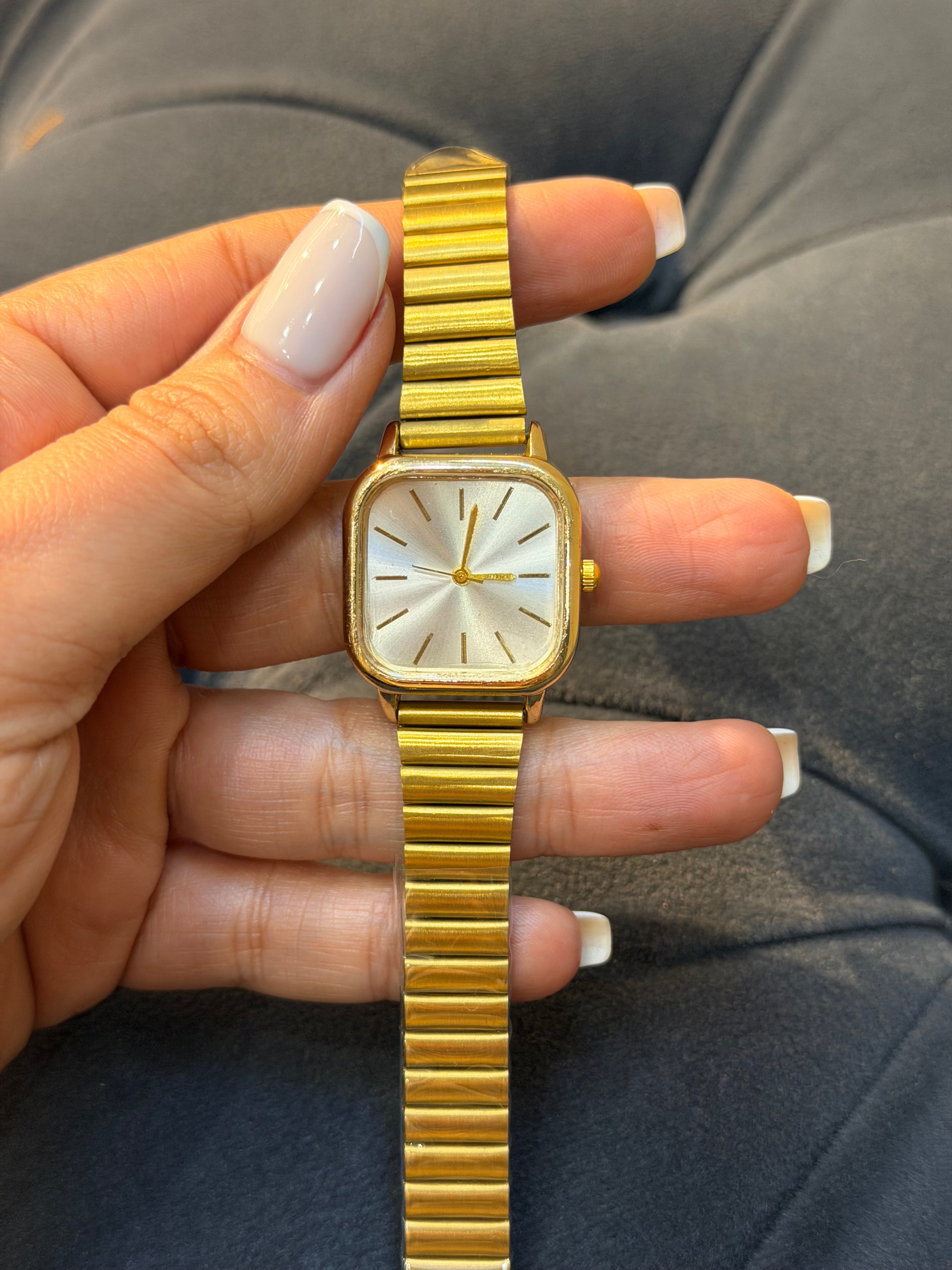 Vintage Model Eskitme Paslanmaz Çelik Kadın Saat Gold