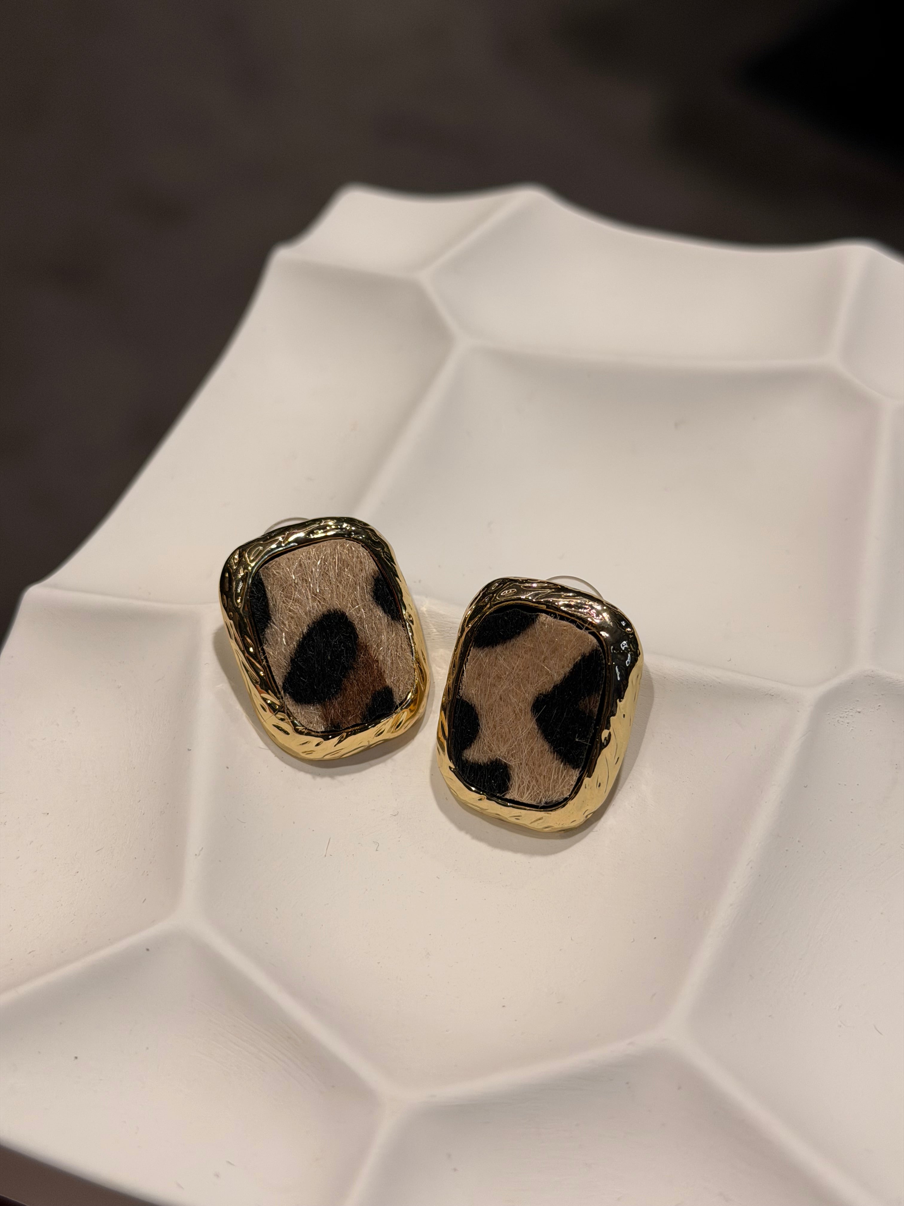 Leoparlı Vintage Küpe