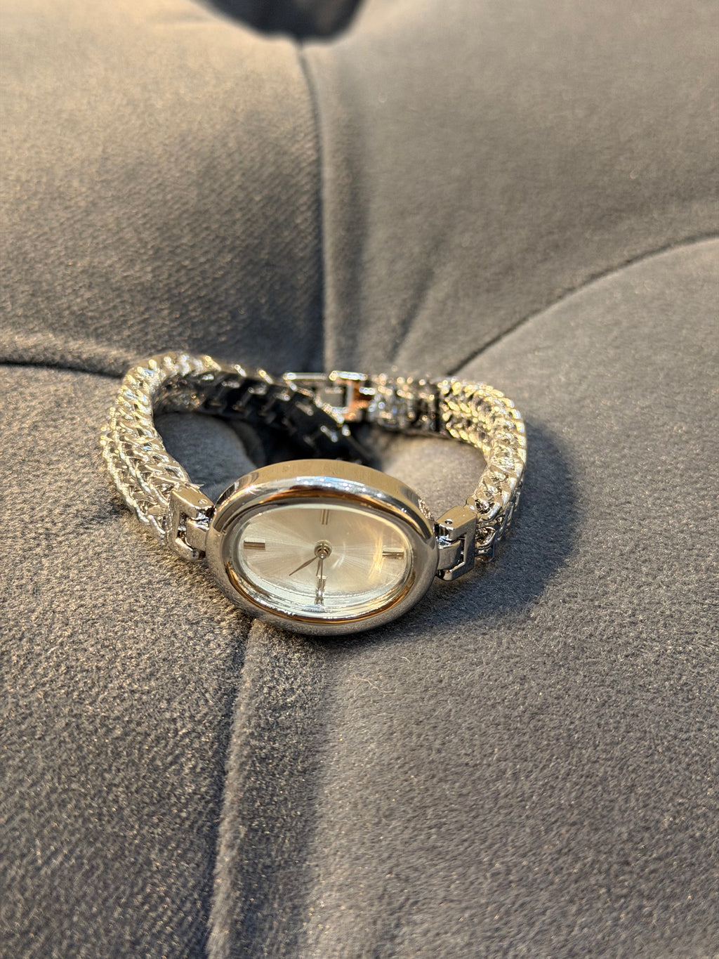 Vintage Model Paslanmaz Çelik Kadın Saat Silver