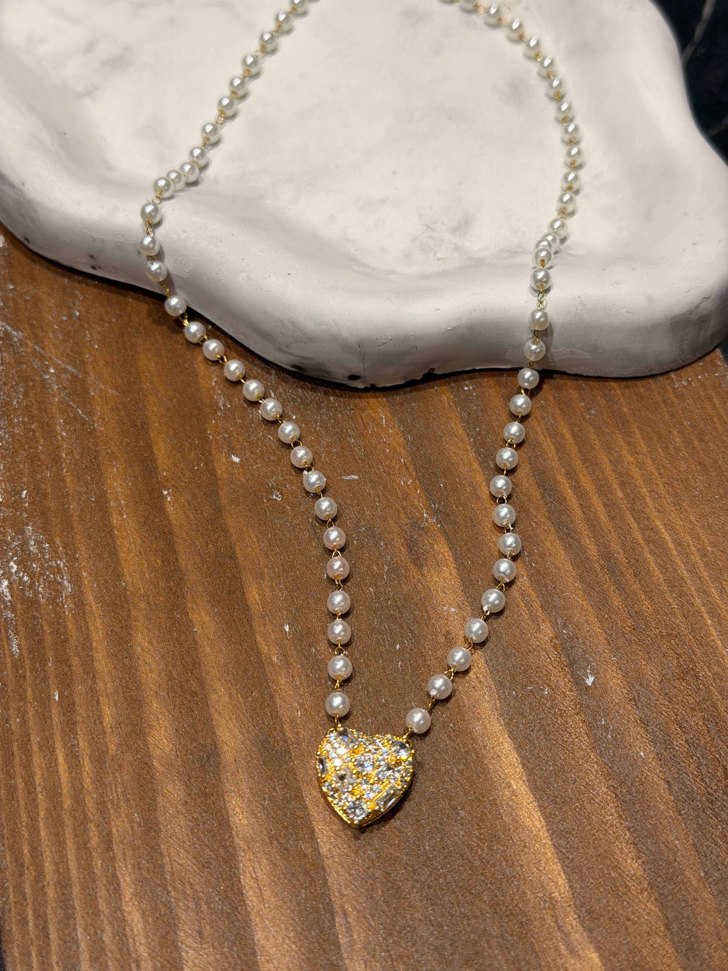 Kalpli İnci Kolye Ürün ana görseli