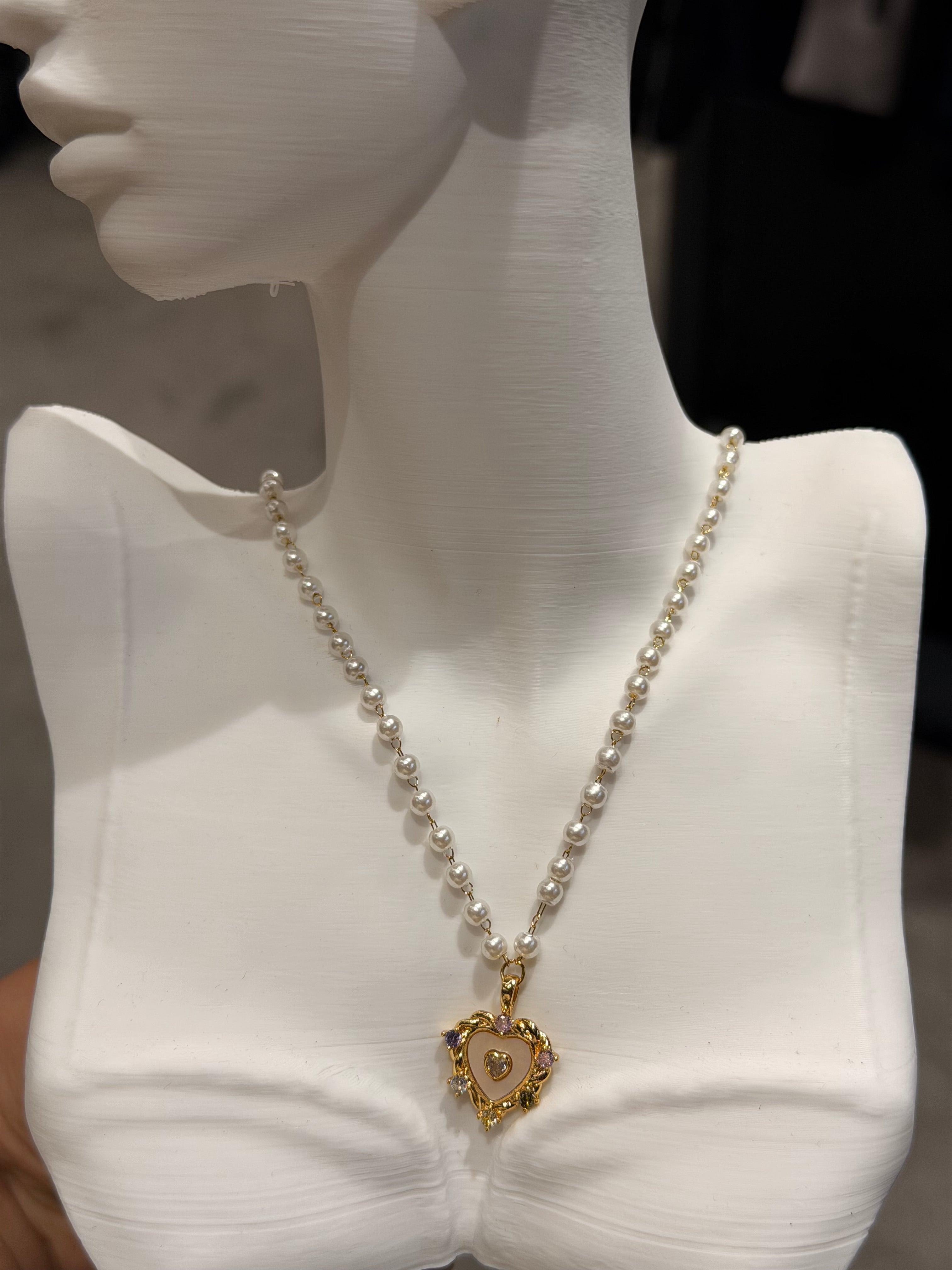 Renkli Kalp İnci Kolye Ürün ikincil görseli