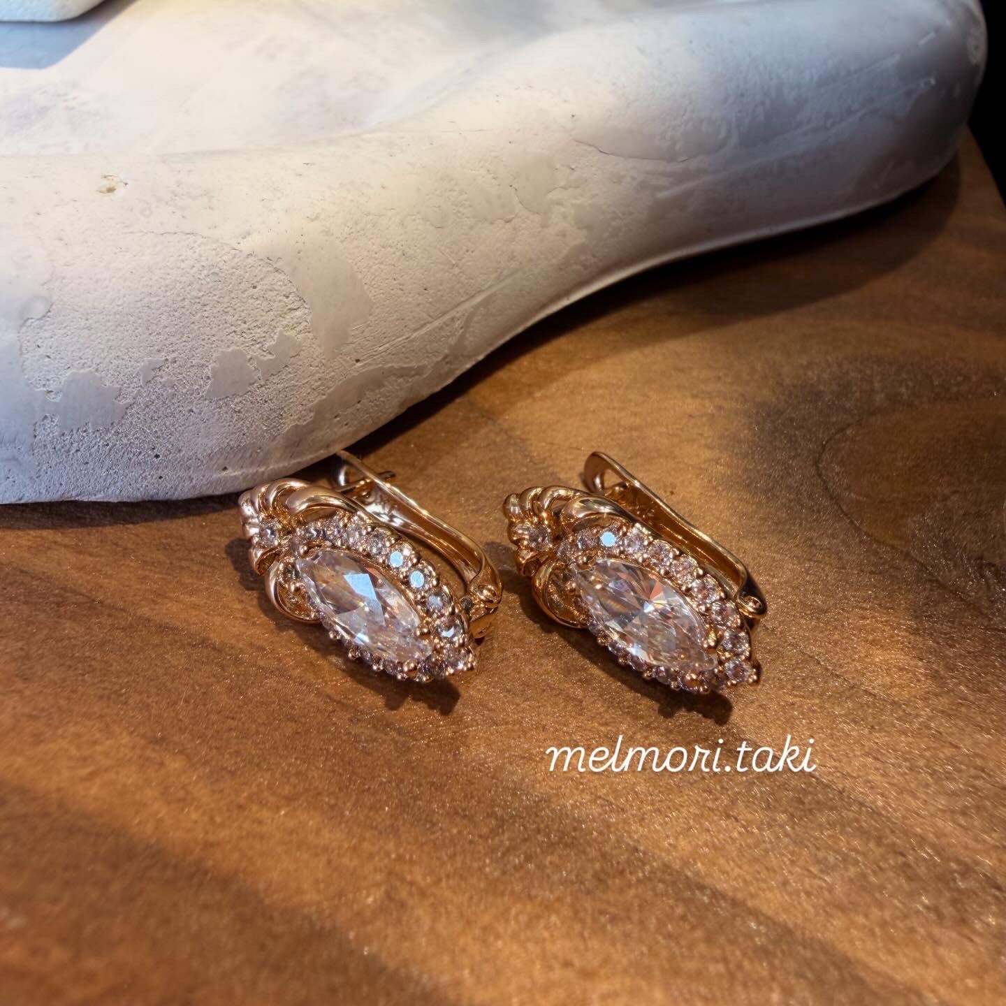 Xuping Vıntage Taşlı Model Küpe Ürün ana görseli