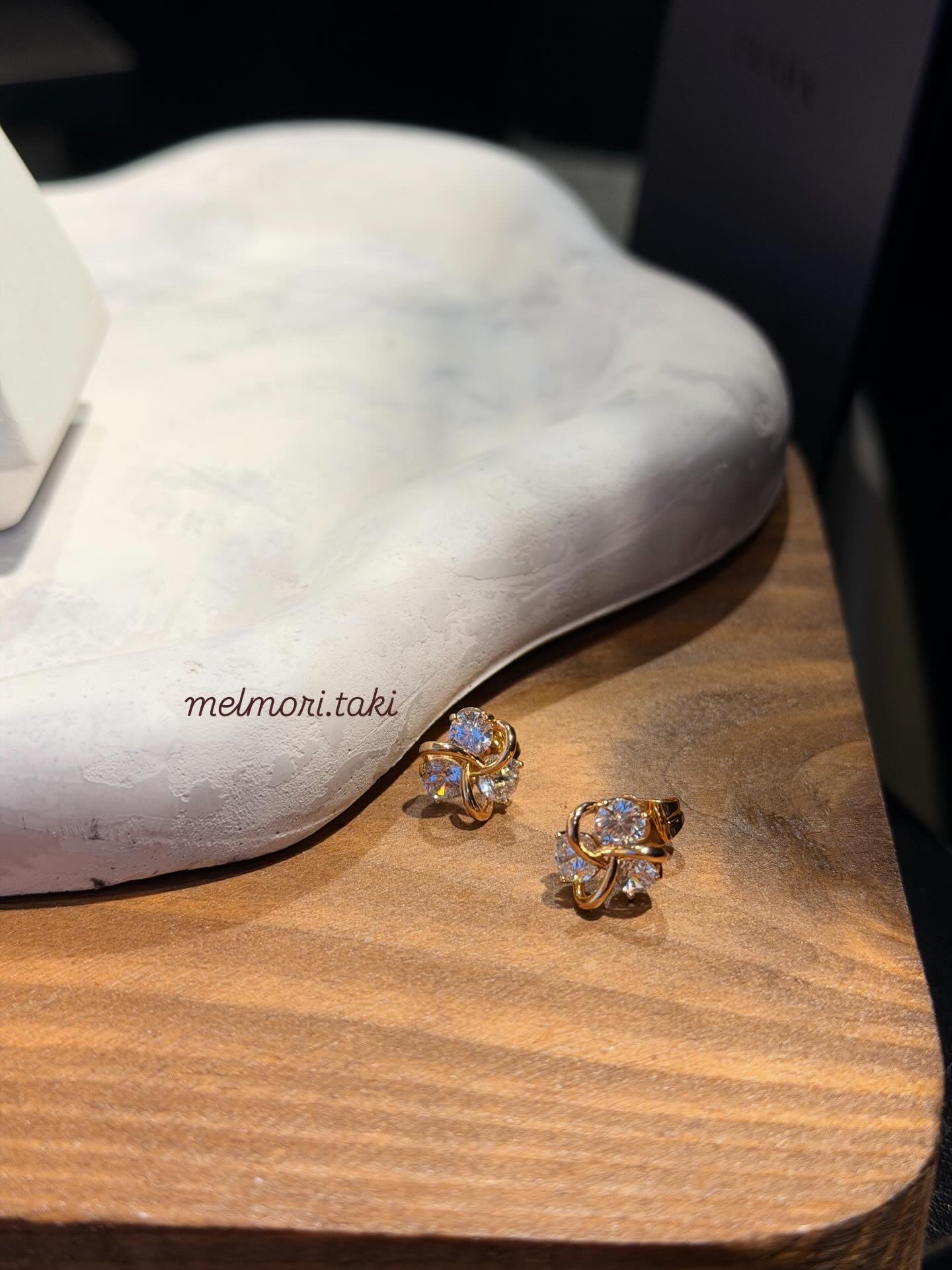 Xuping Pırlanta Çiçek Taşlı Model Küpe