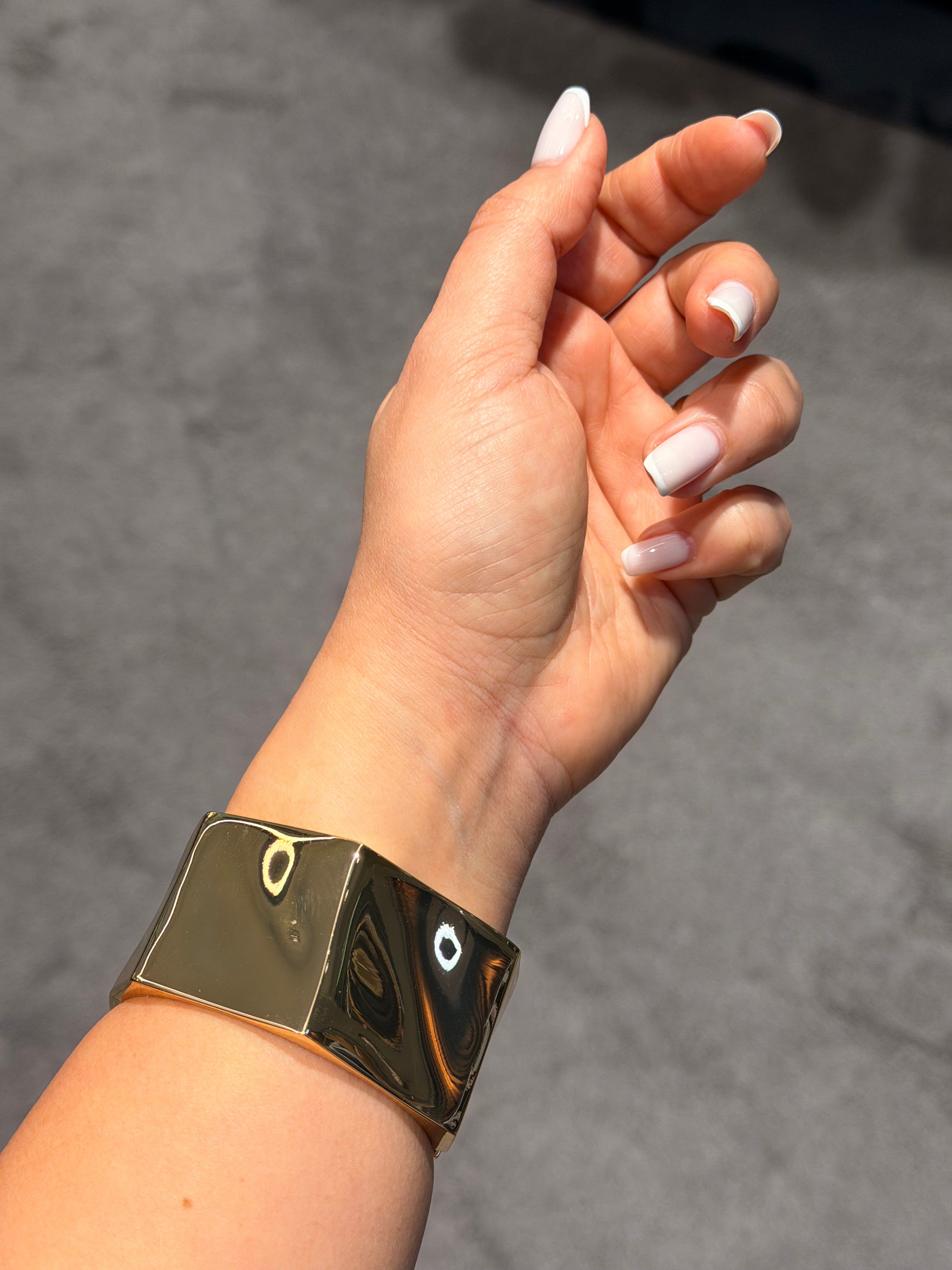 Golden Edge Kalın Bileklik Ürün ana görseli