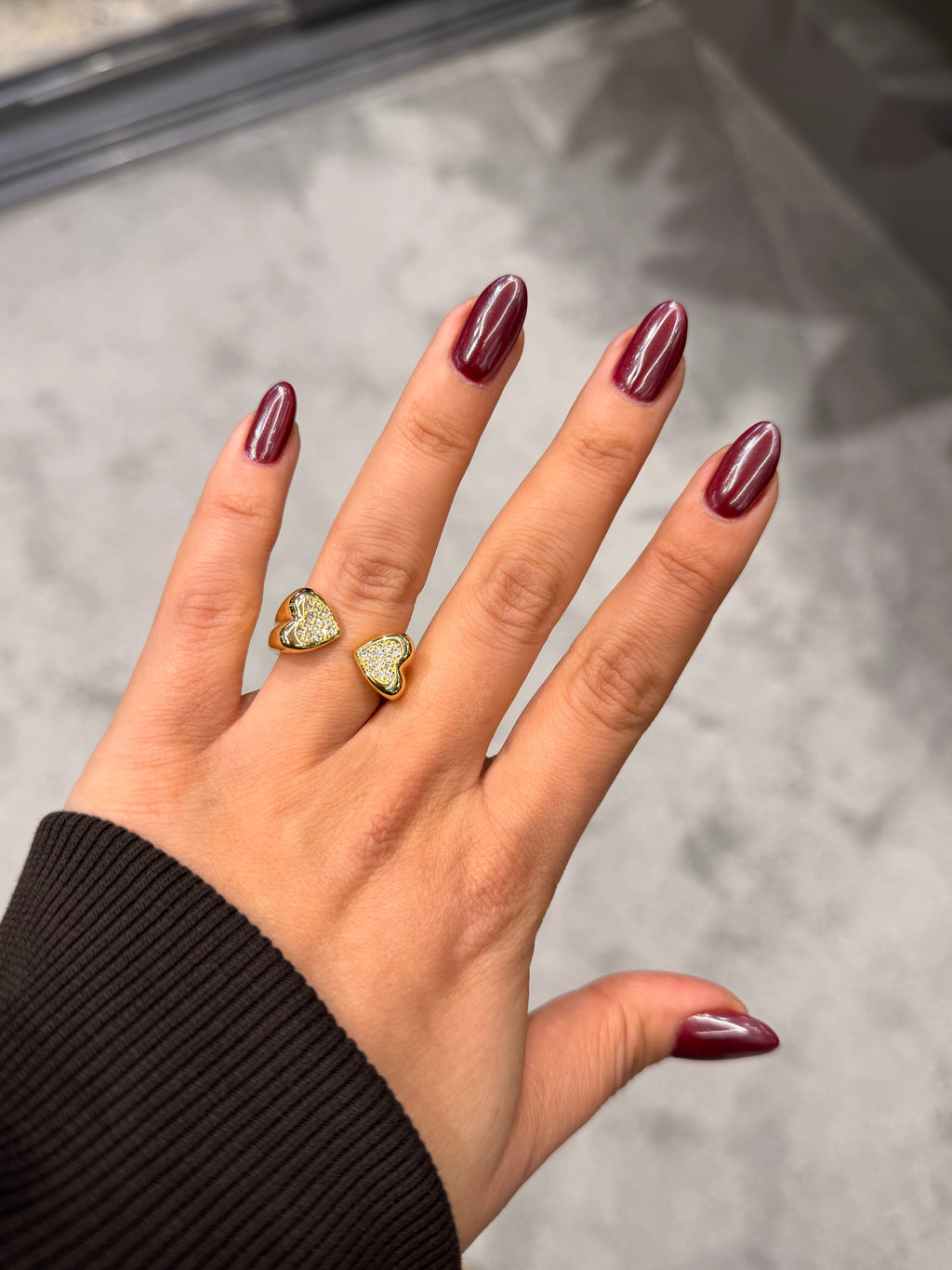 Birbirine Bakan Kalpler Taş Detaylı Ayarlanabilir Yüzük