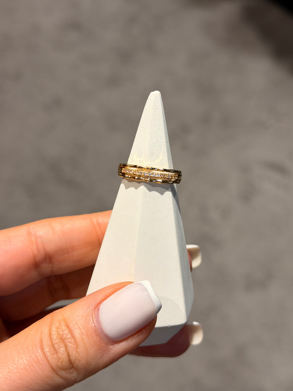 Zarif Model Ayarlanabilir Yüzük Gold