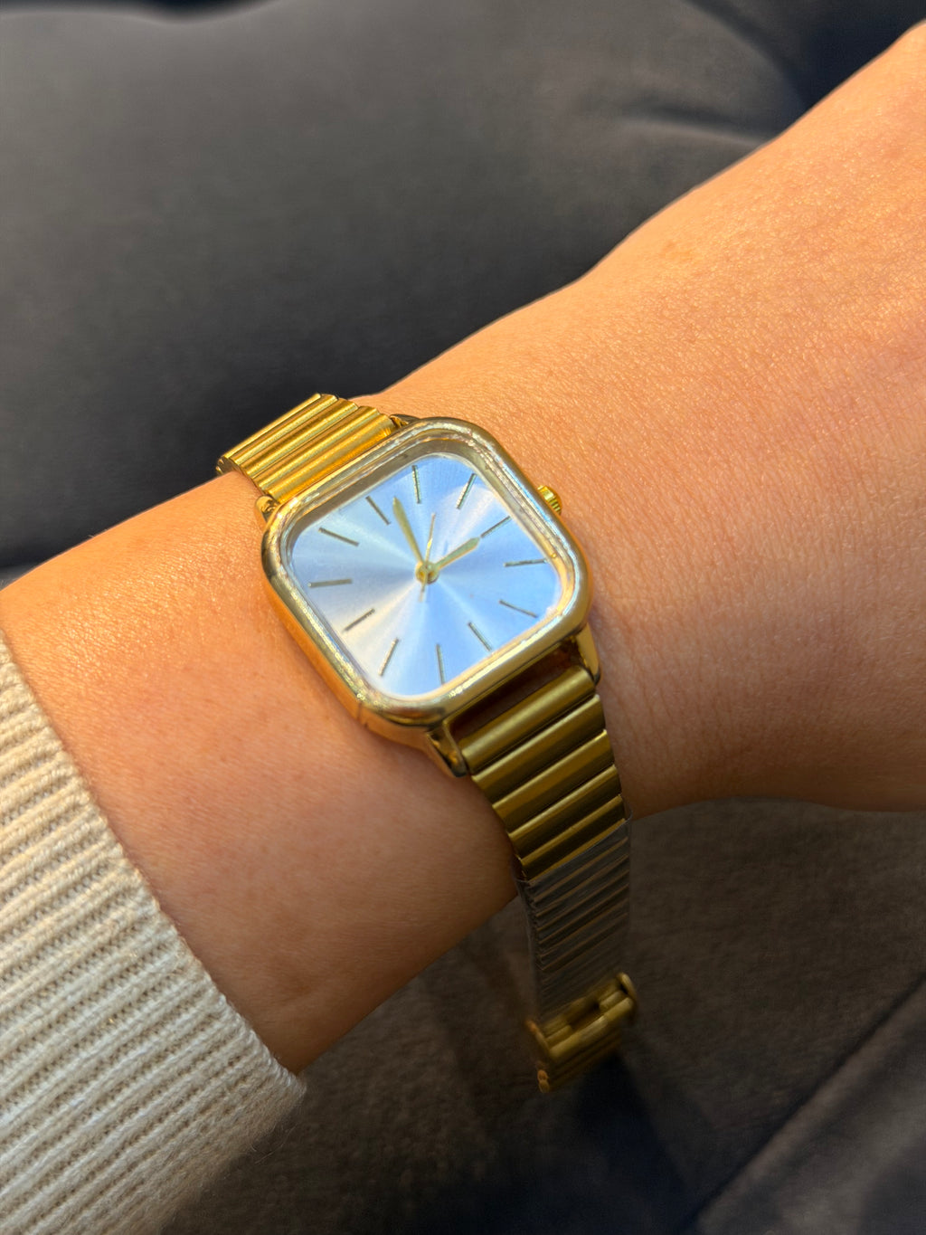 Vintage Model Eskitme Paslanmaz Çelik Kadın Saat Gold